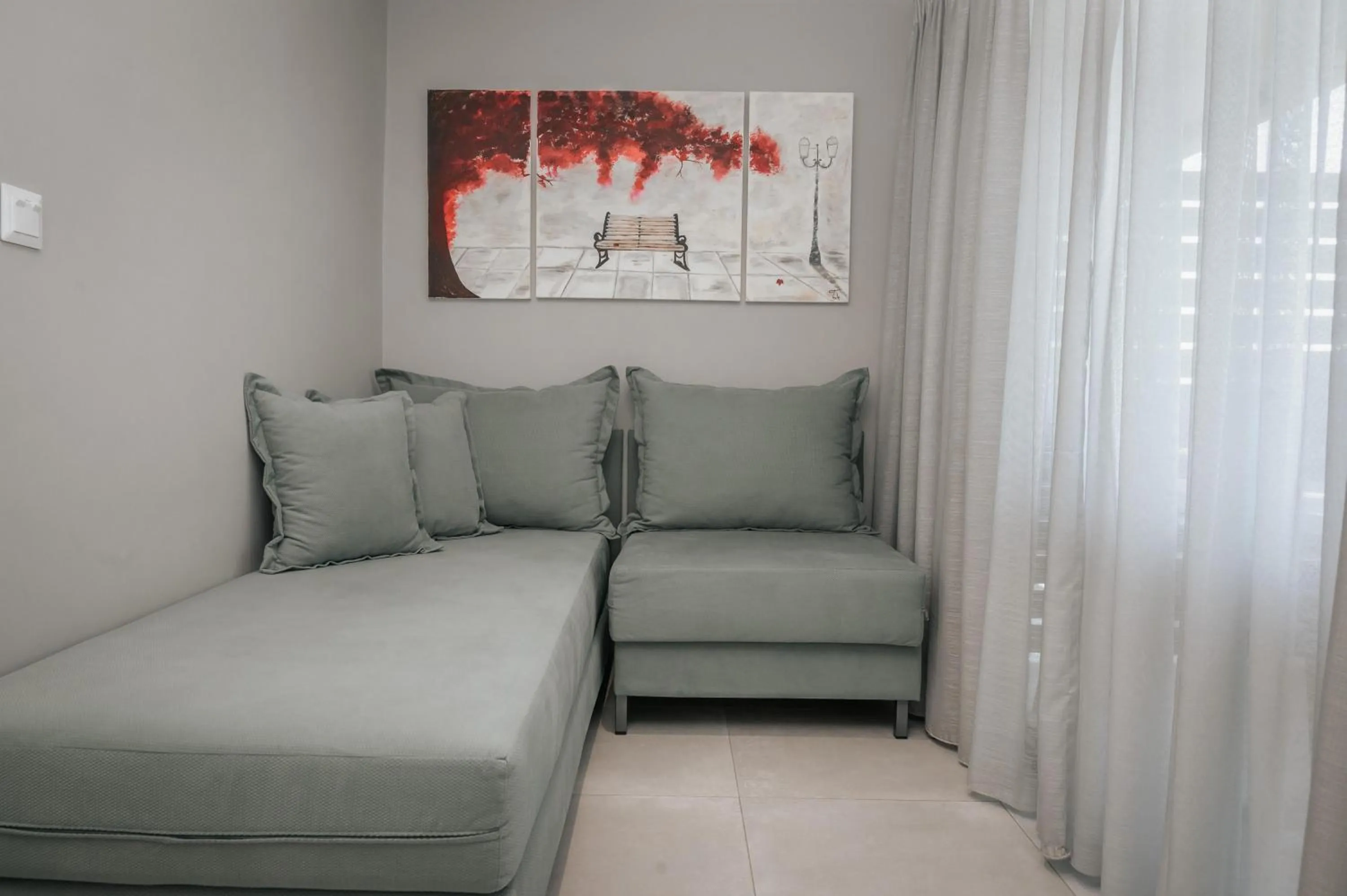 Photo of the whole room, Bed in Elizabeth Queen Luxury Rooms