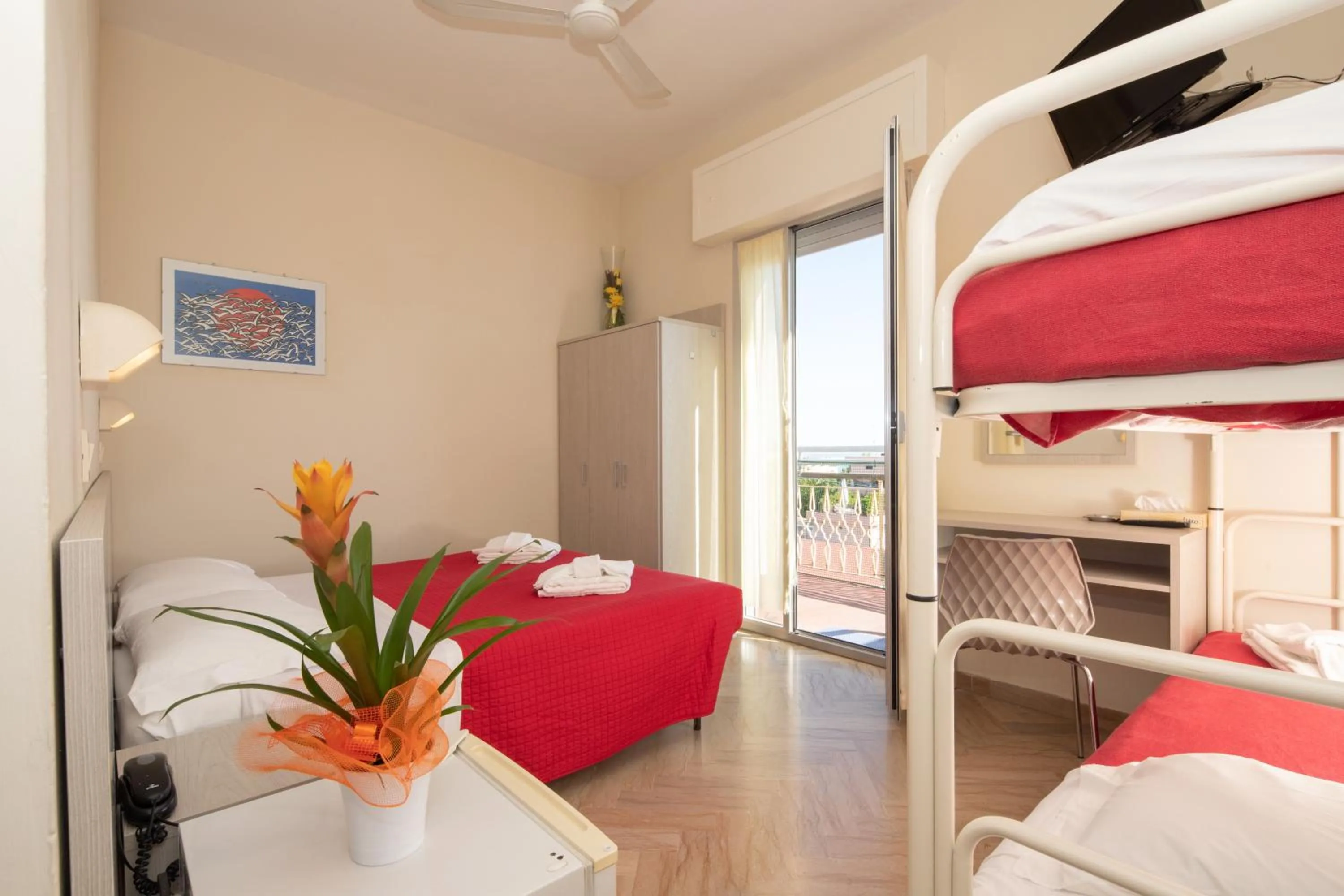 bunk bed, Bed in Hotel Lem