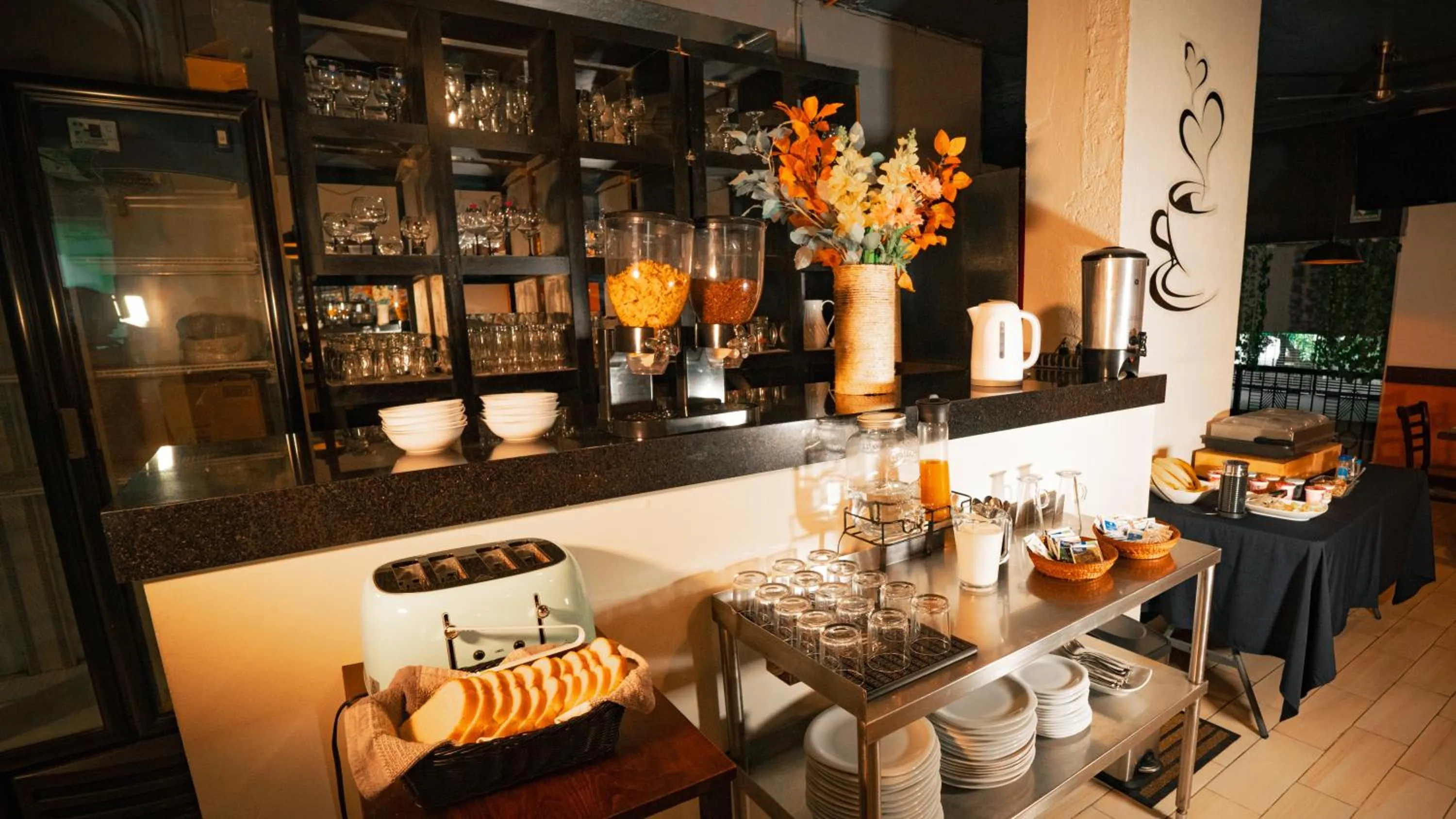 Restaurant/places to eat in Hotel Círculo Condesa