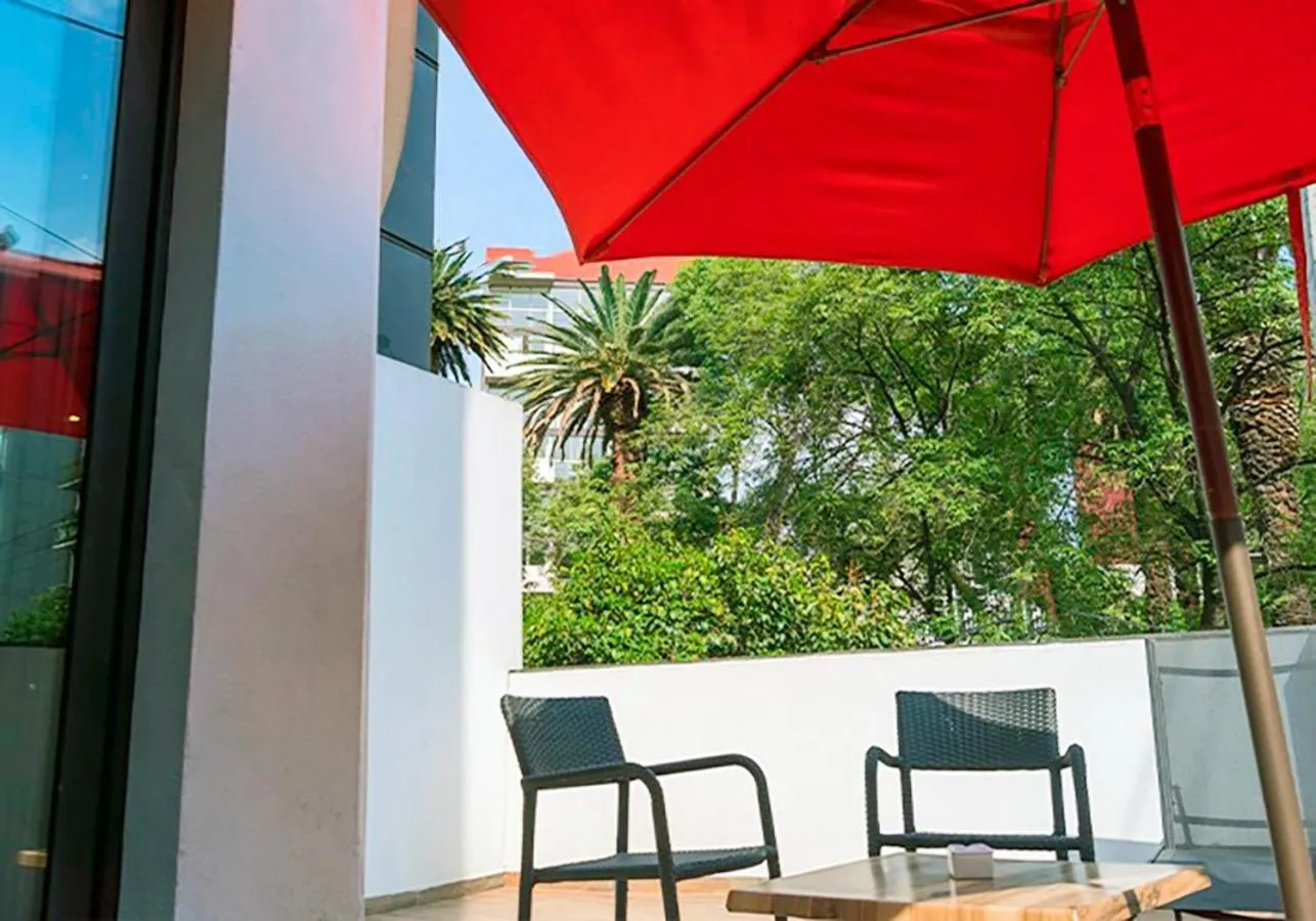 TV and multimedia in Hotel Círculo Condesa