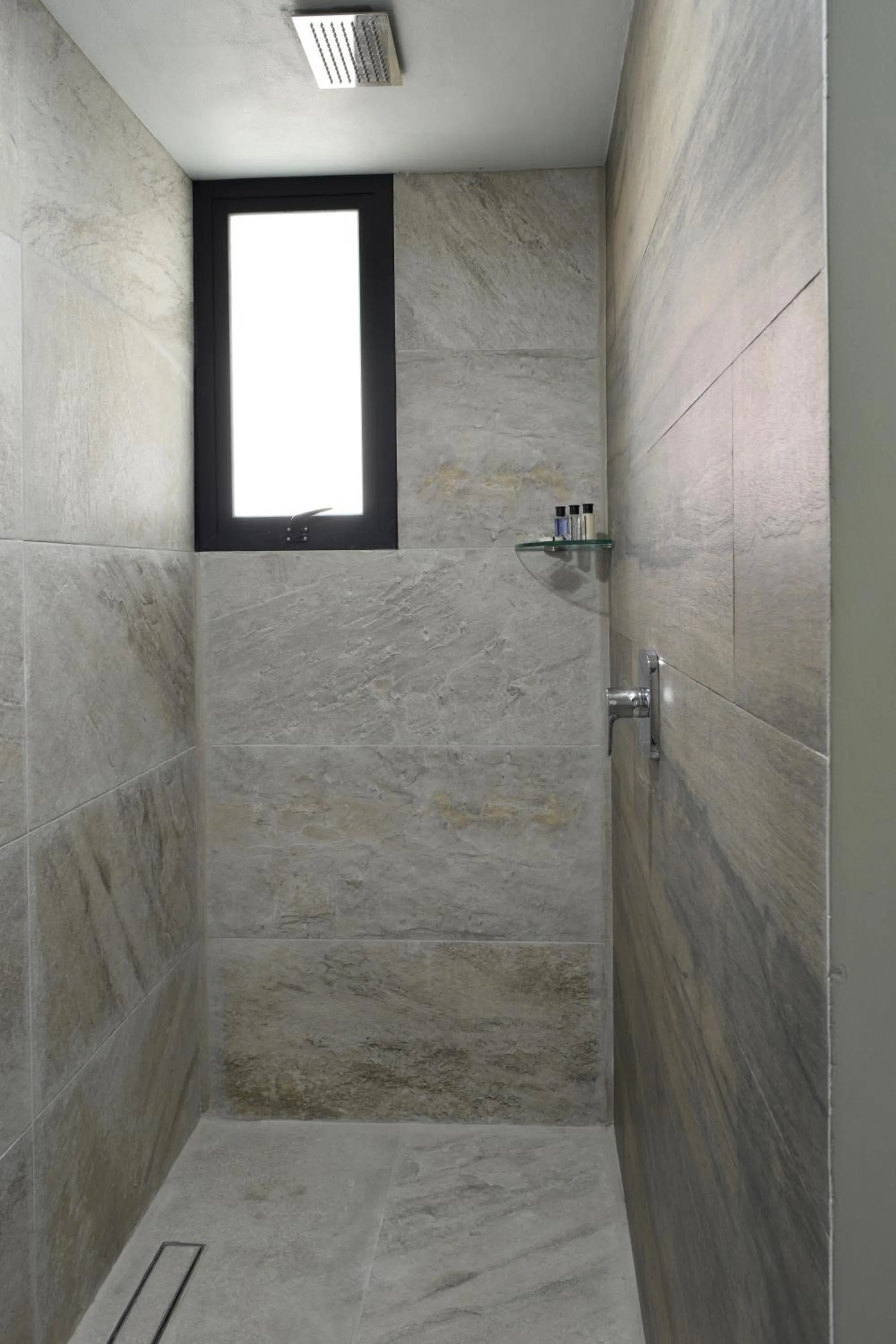 Shower in Hotel Círculo Condesa