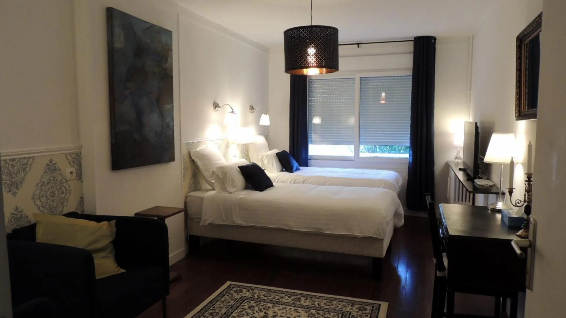 Photo of the whole room, Bed in Le Jardin Du Puits