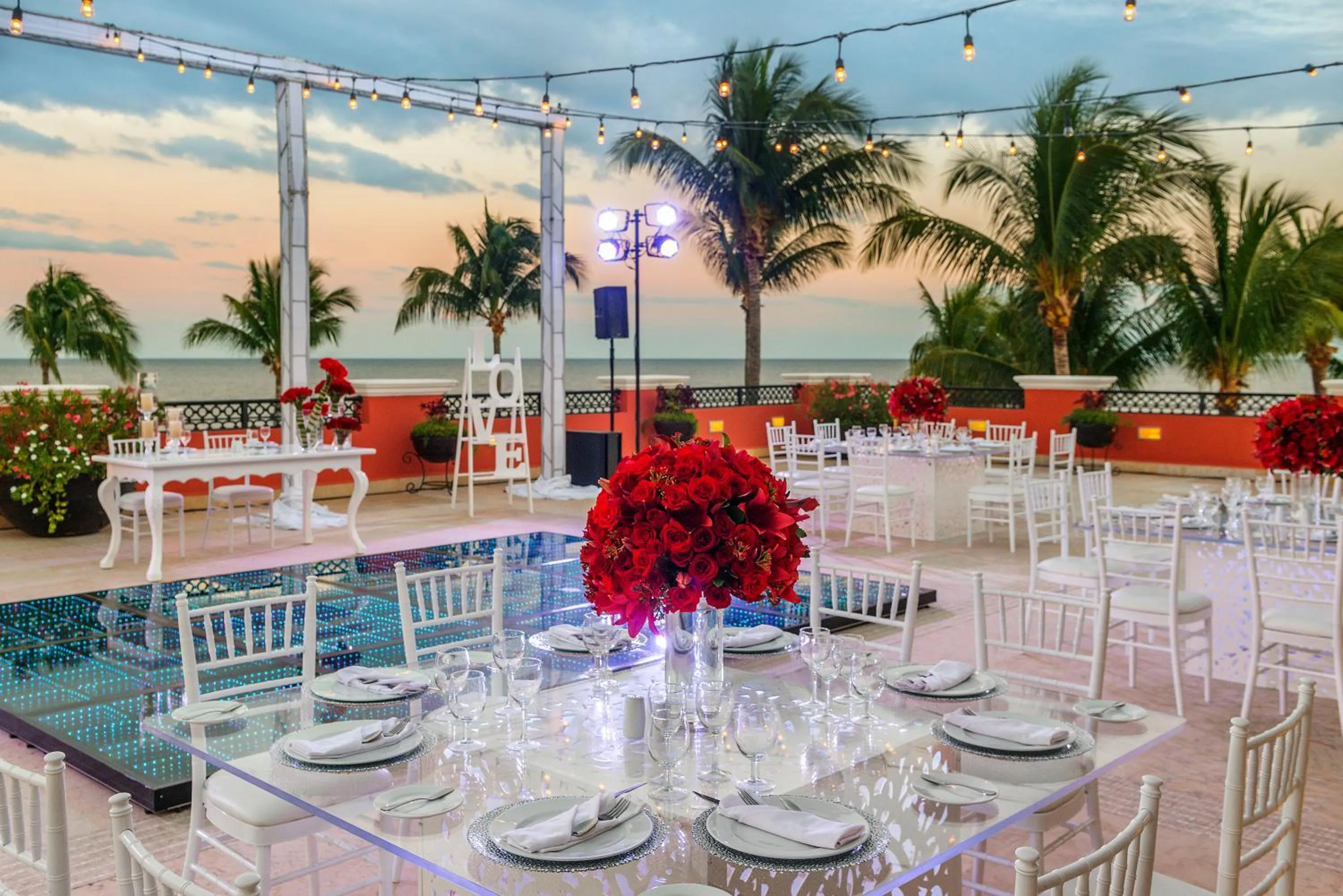 wedding in El Beso Adults Only at Ocean Coral & Turquesa All Inclusive