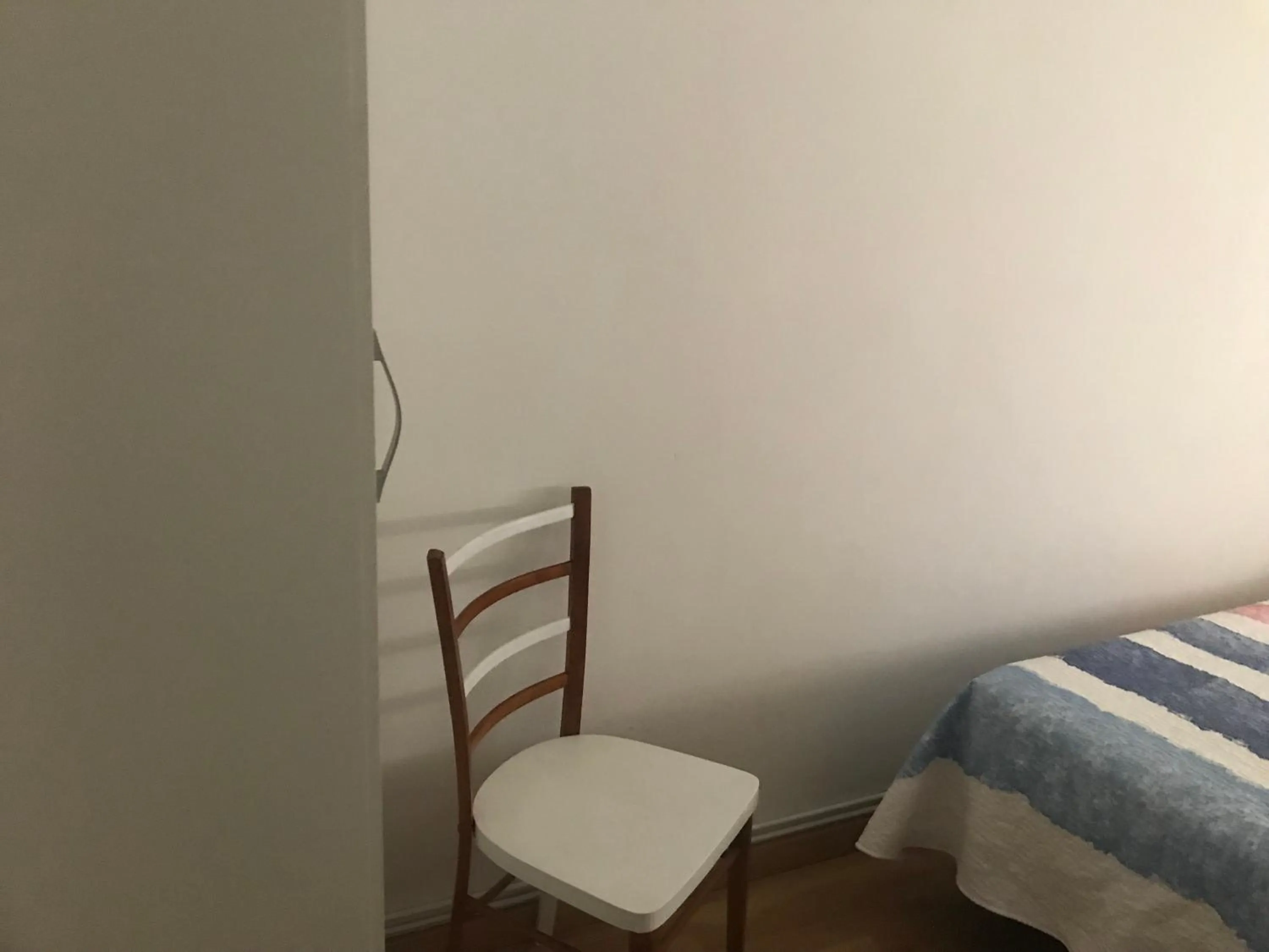 wardrobe in Hostal Casiano Camarasa