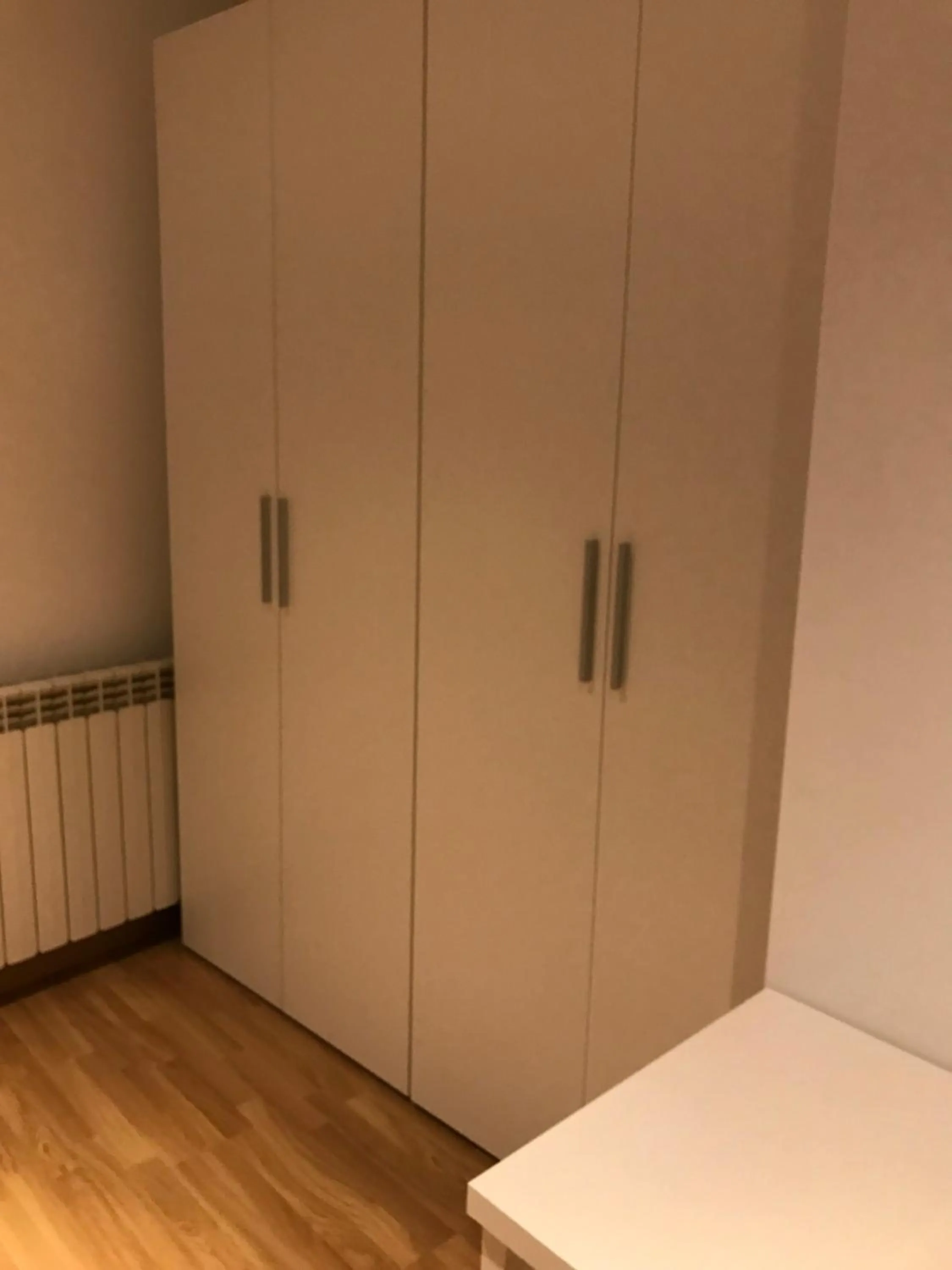 wardrobe in Hostal Casiano Camarasa