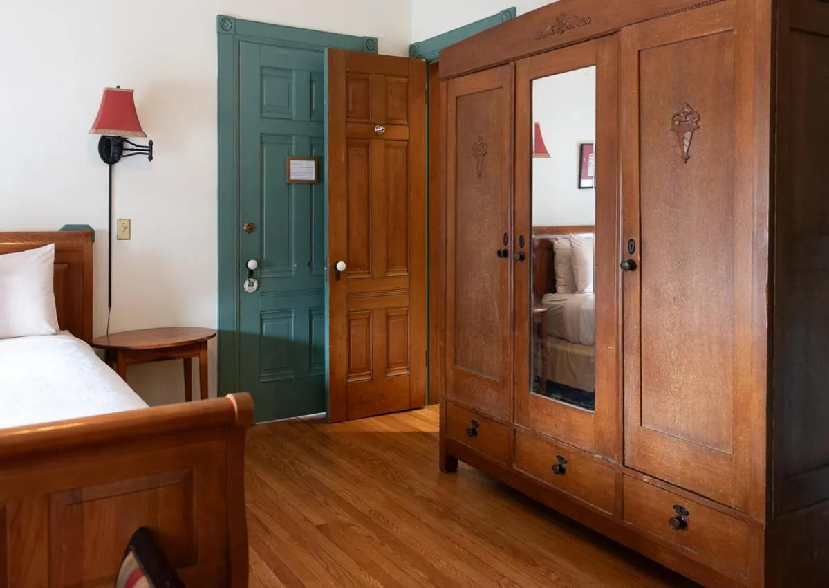 Bed in William Henry Miller Inn