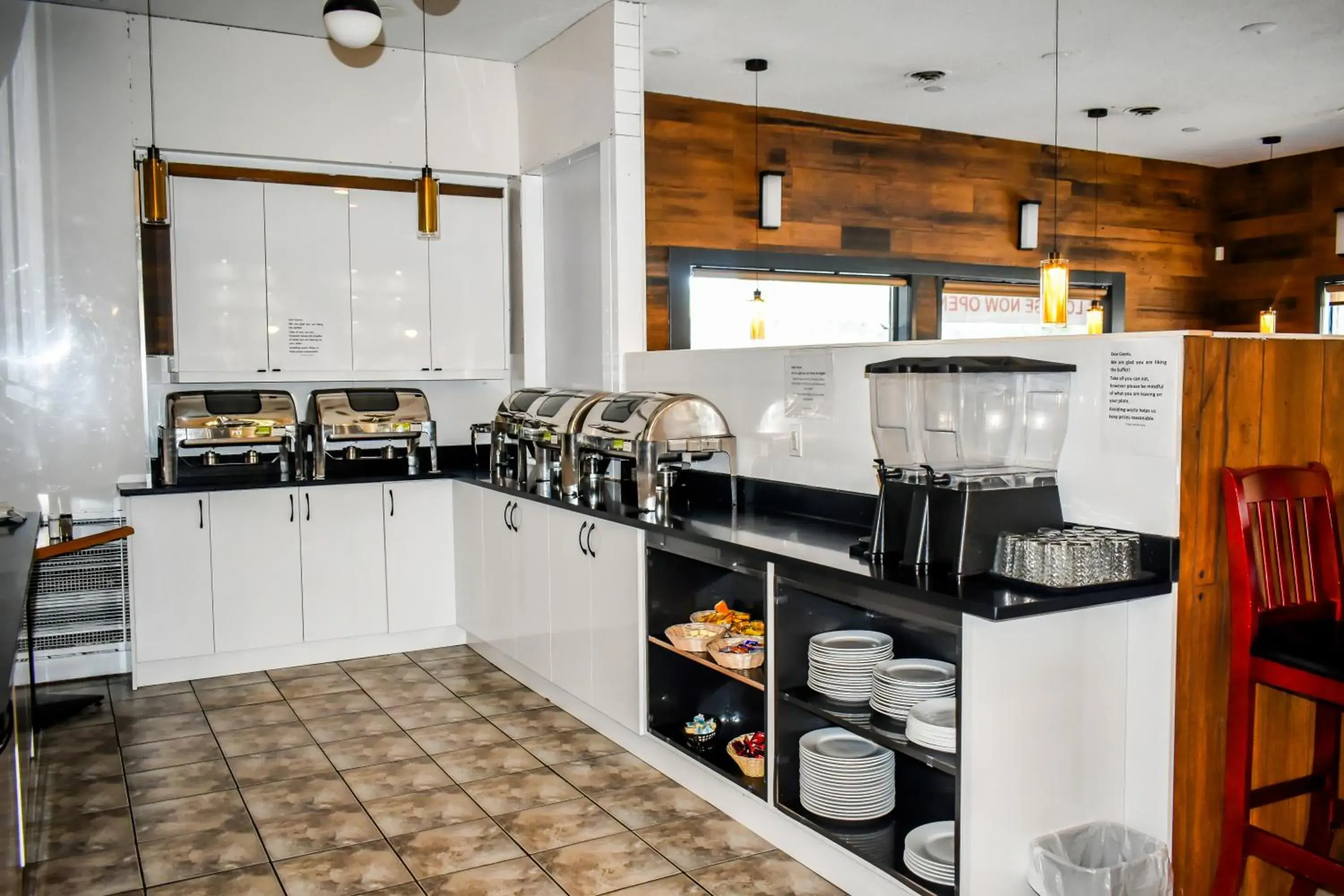 Restaurant/places to eat in Days Inn by Wyndham Sylvan Lake Restaurant/places to eat in Days Inn by Wyndham Sylvan Lake