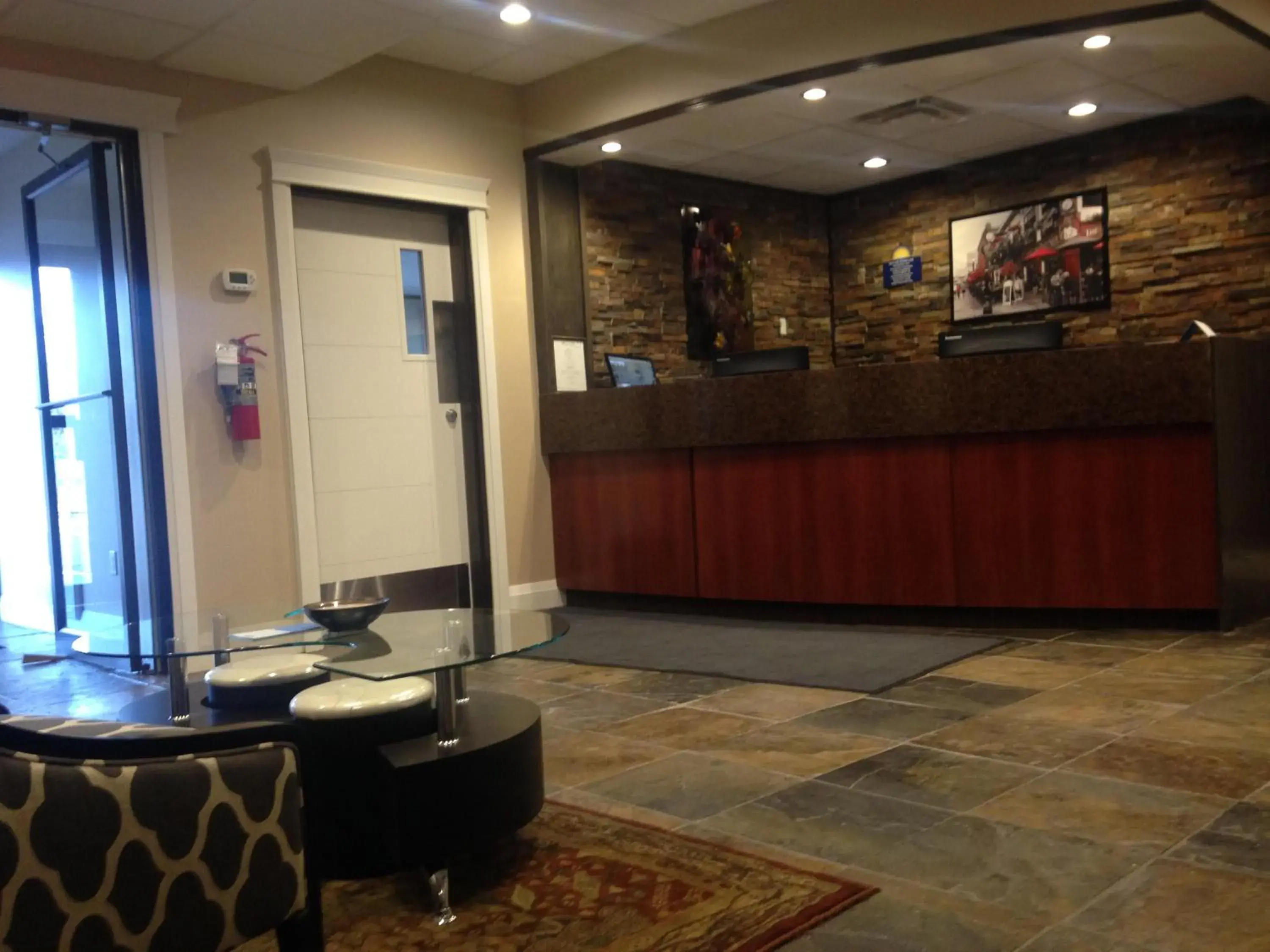 Lobby or reception in Days Inn by Wyndham Sylvan Lake Lobby or reception in Days Inn by Wyndham Sylvan Lake