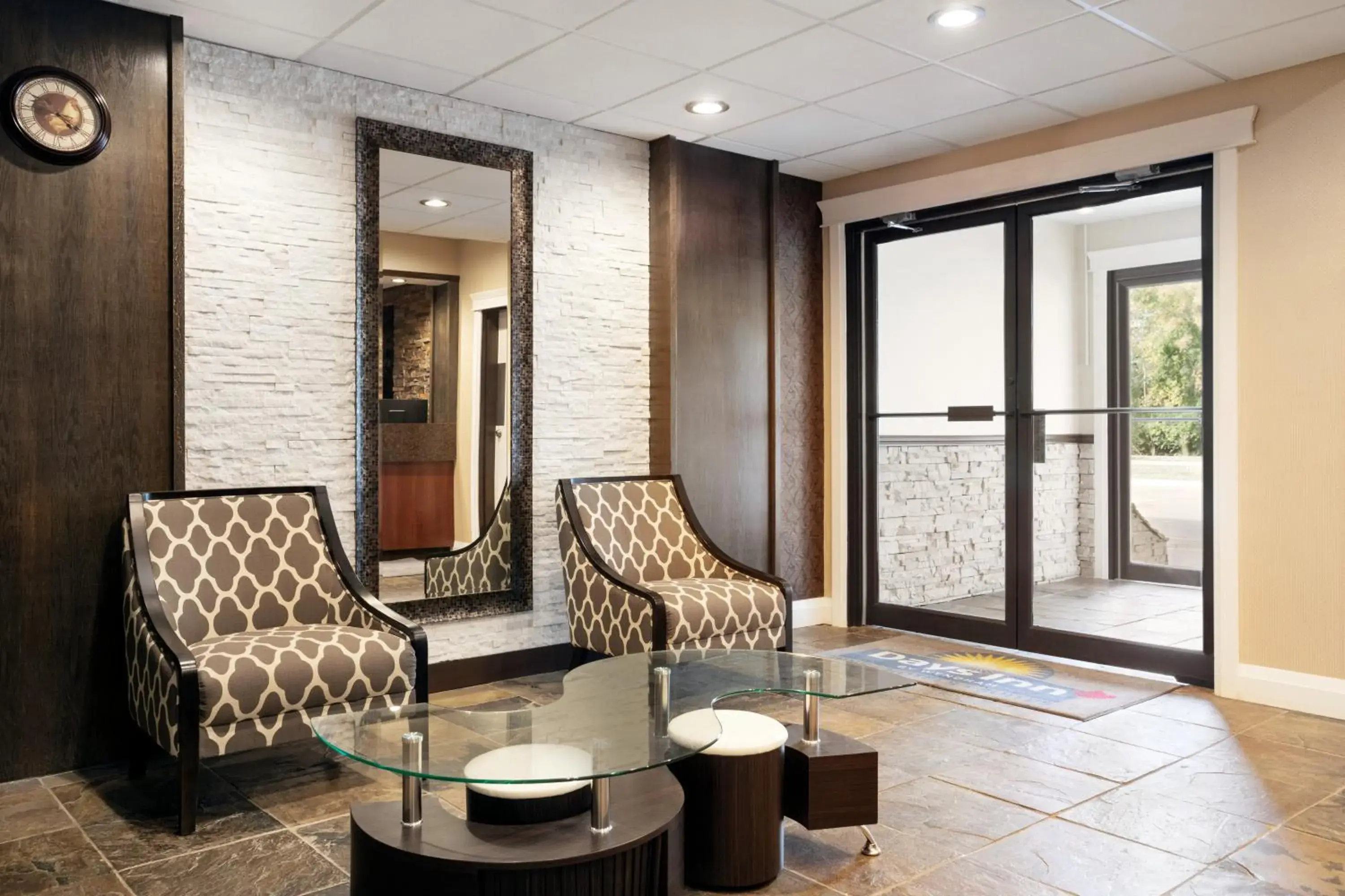 Lobby or reception in Days Inn by Wyndham Sylvan Lake Lobby or reception in Days Inn by Wyndham Sylvan Lake