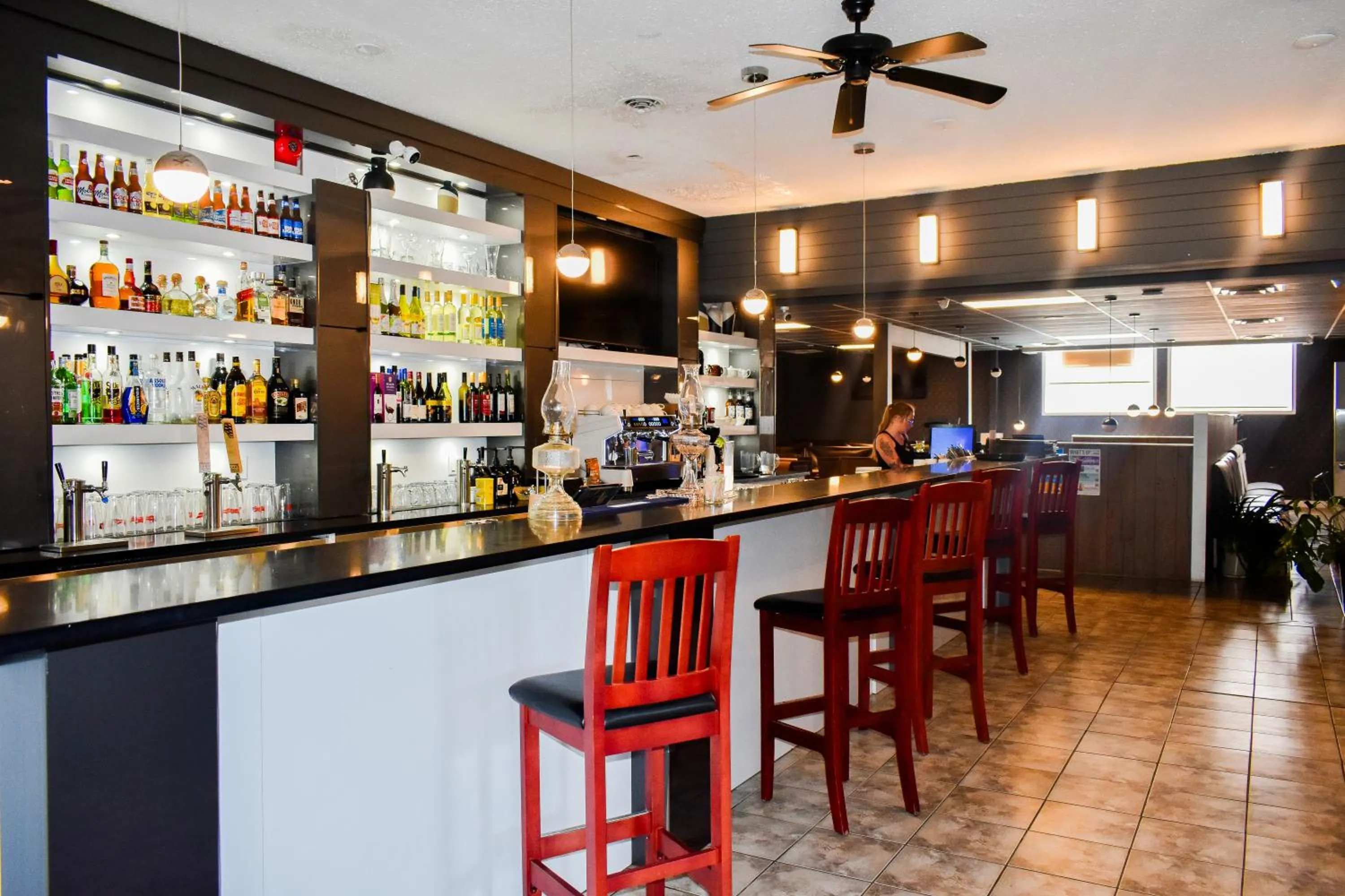 Restaurant/places to eat in Days Inn by Wyndham Sylvan Lake