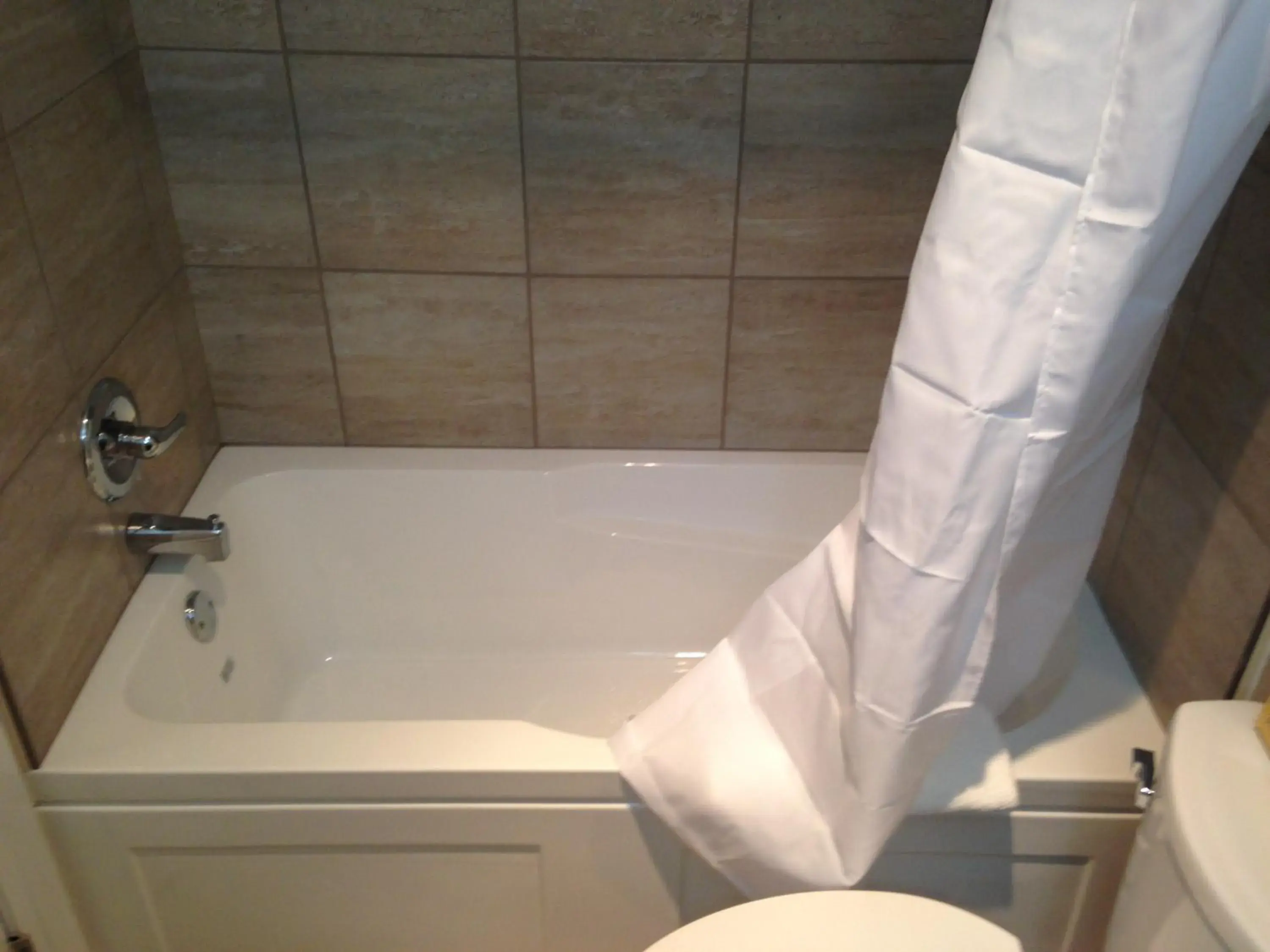 Bathroom in Days Inn by Wyndham Sylvan Lake Bathroom in Days Inn by Wyndham Sylvan Lake