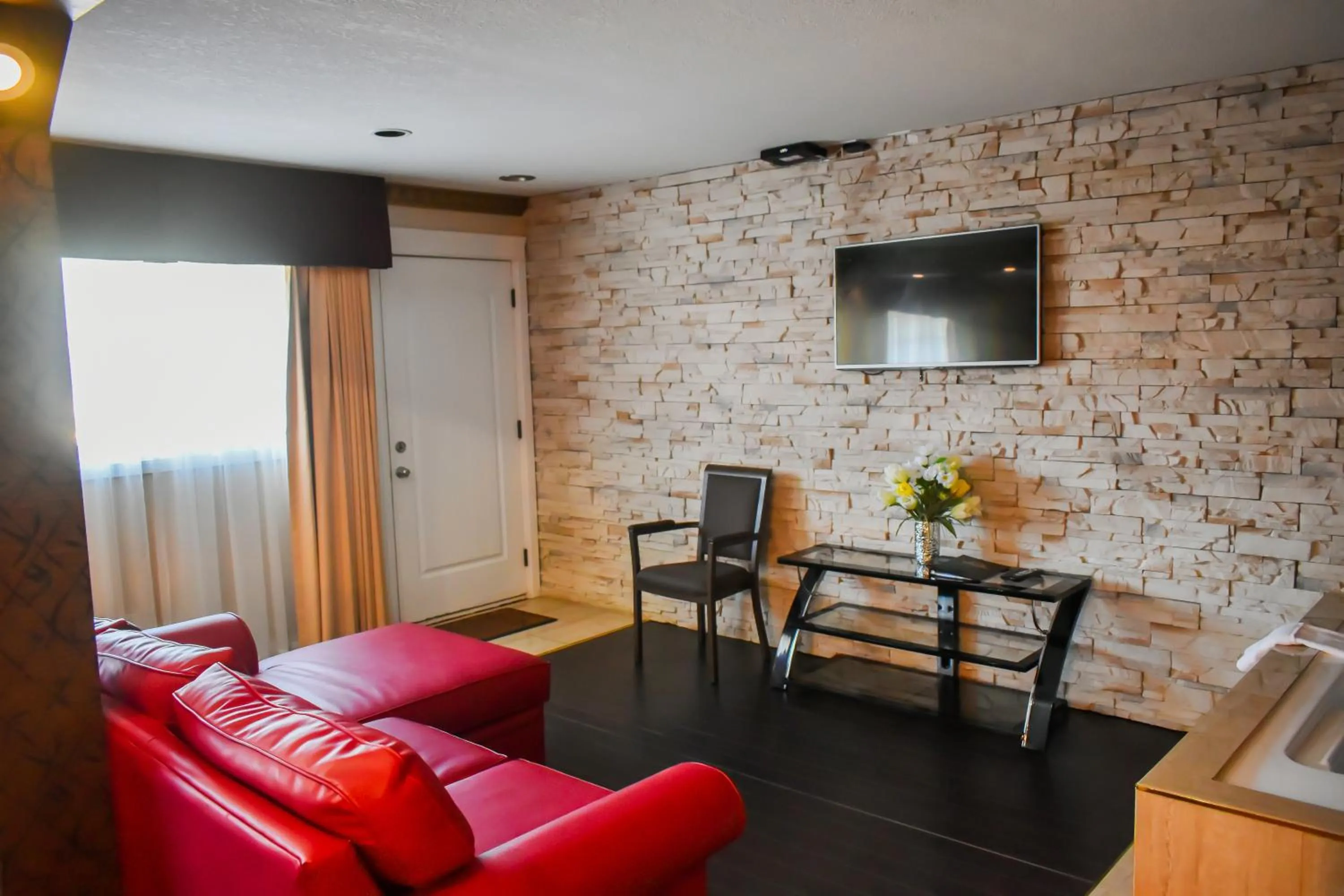 Days Inn by Wyndham Sylvan Lake