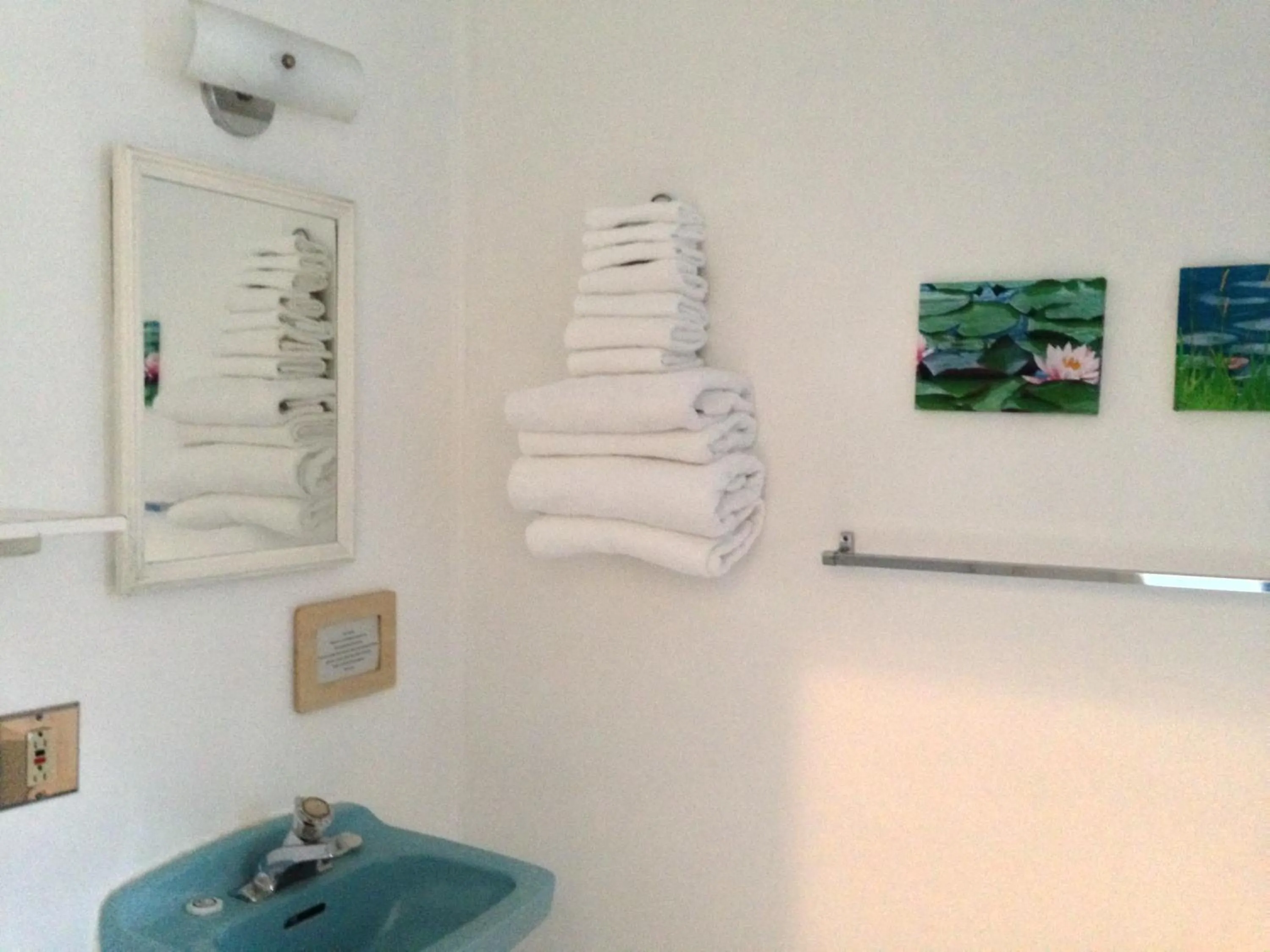 Bathroom in Jasper Way Inn Resort & Campground