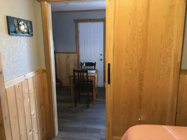 Dining area in Jasper Way Inn Resort & Campground