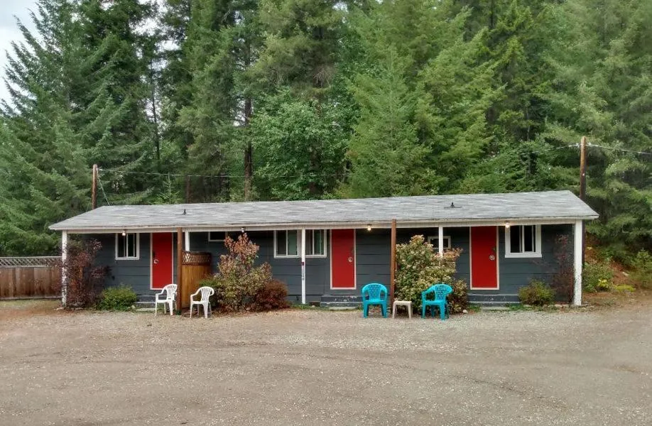Property building in Jasper Way Inn Resort & Campground