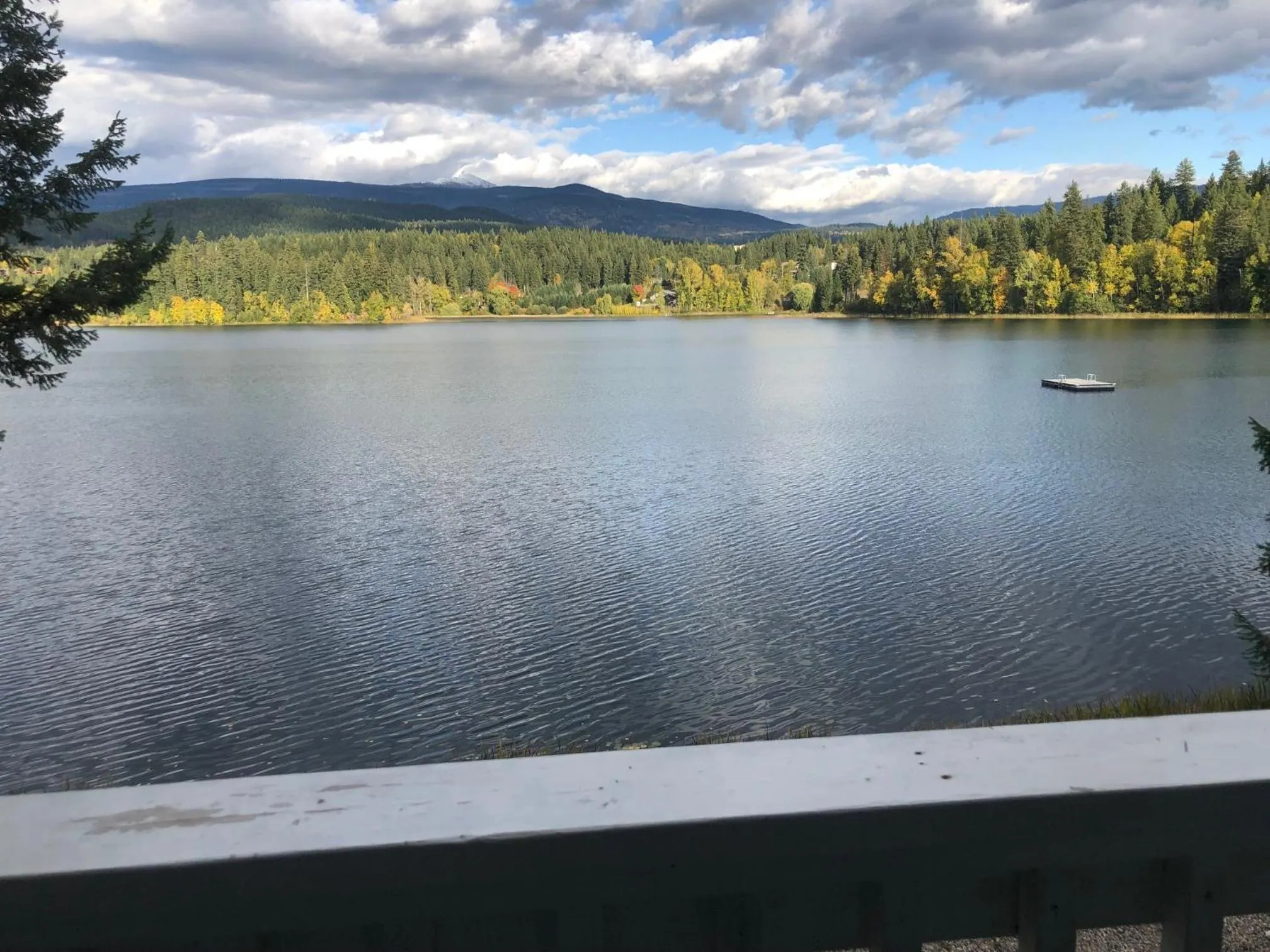 Lake view in Jasper Way Inn Resort & Campground