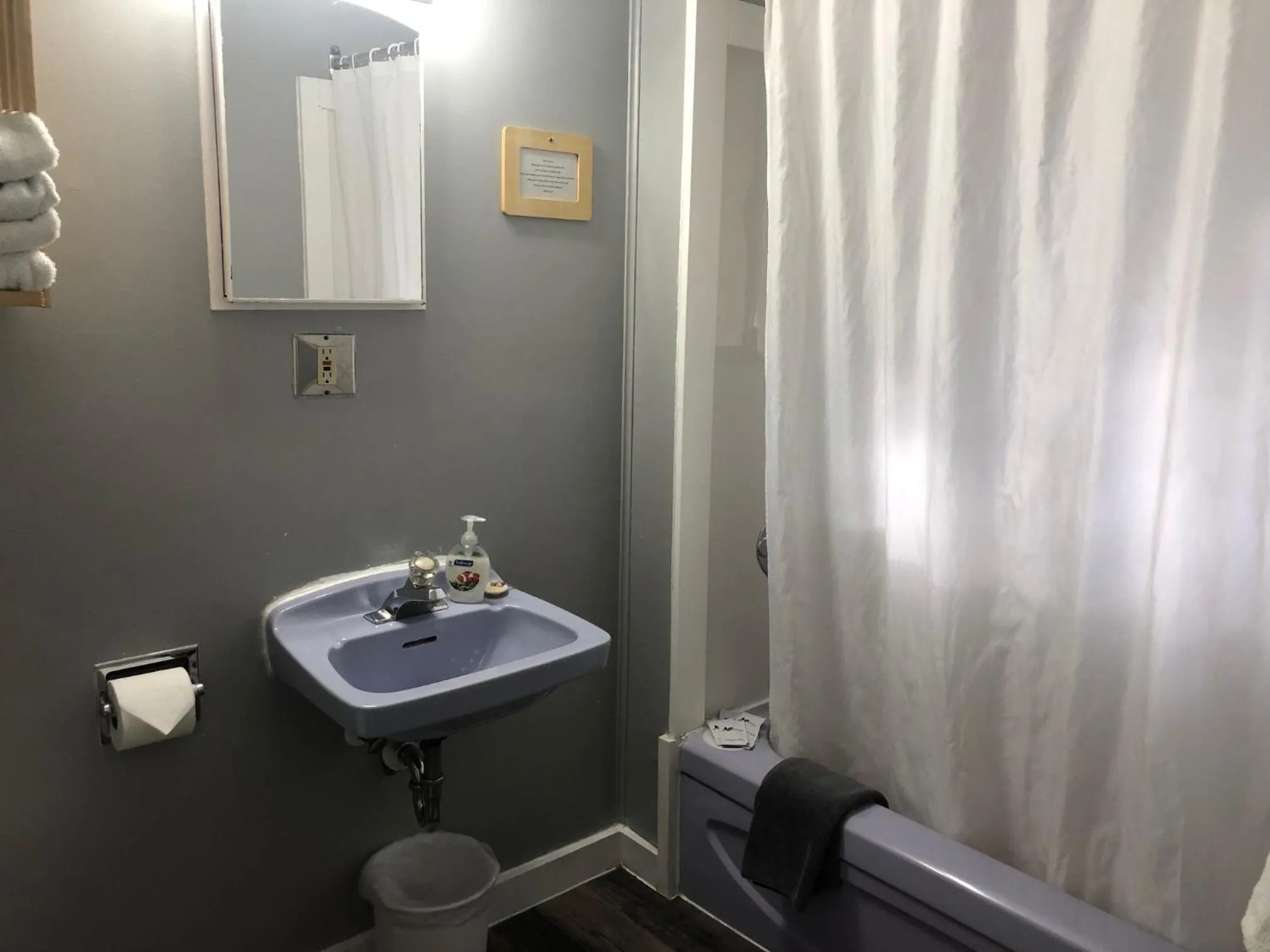 Bathroom in Jasper Way Inn Resort & Campground