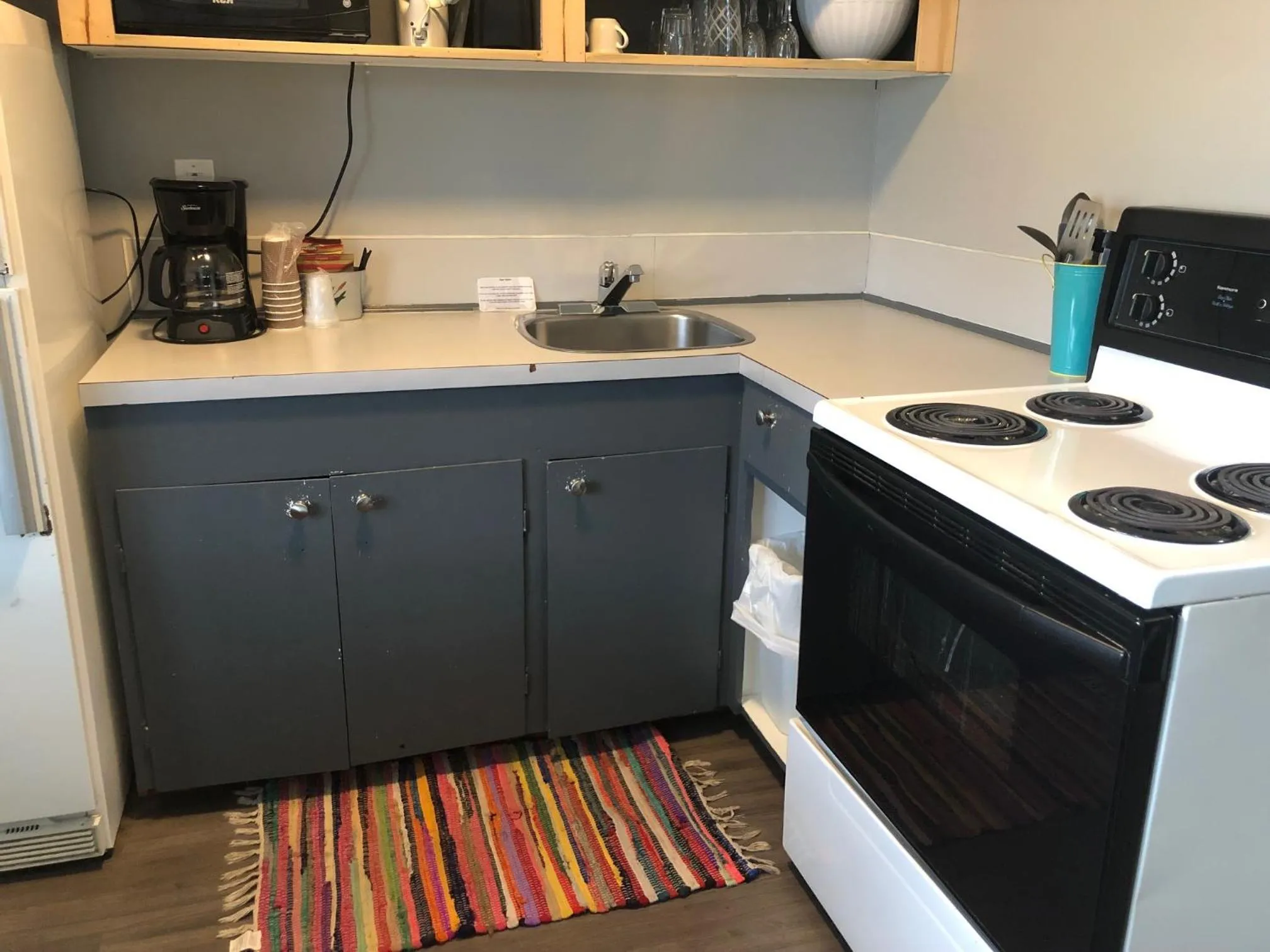 Kitchen or kitchenette in Jasper Way Inn Resort & Campground