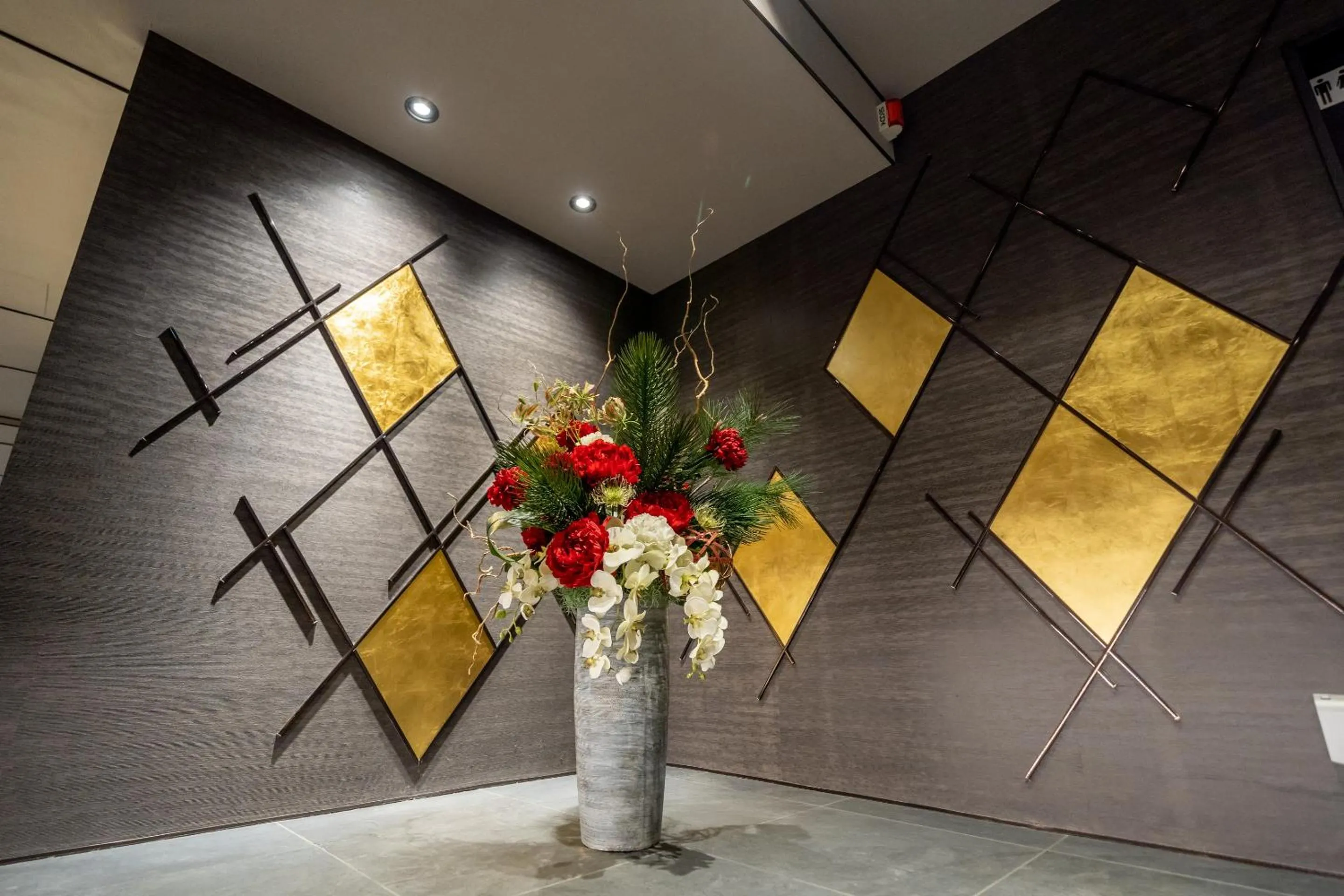 Lobby or reception in RESI STAY Mayu Grace Hotel