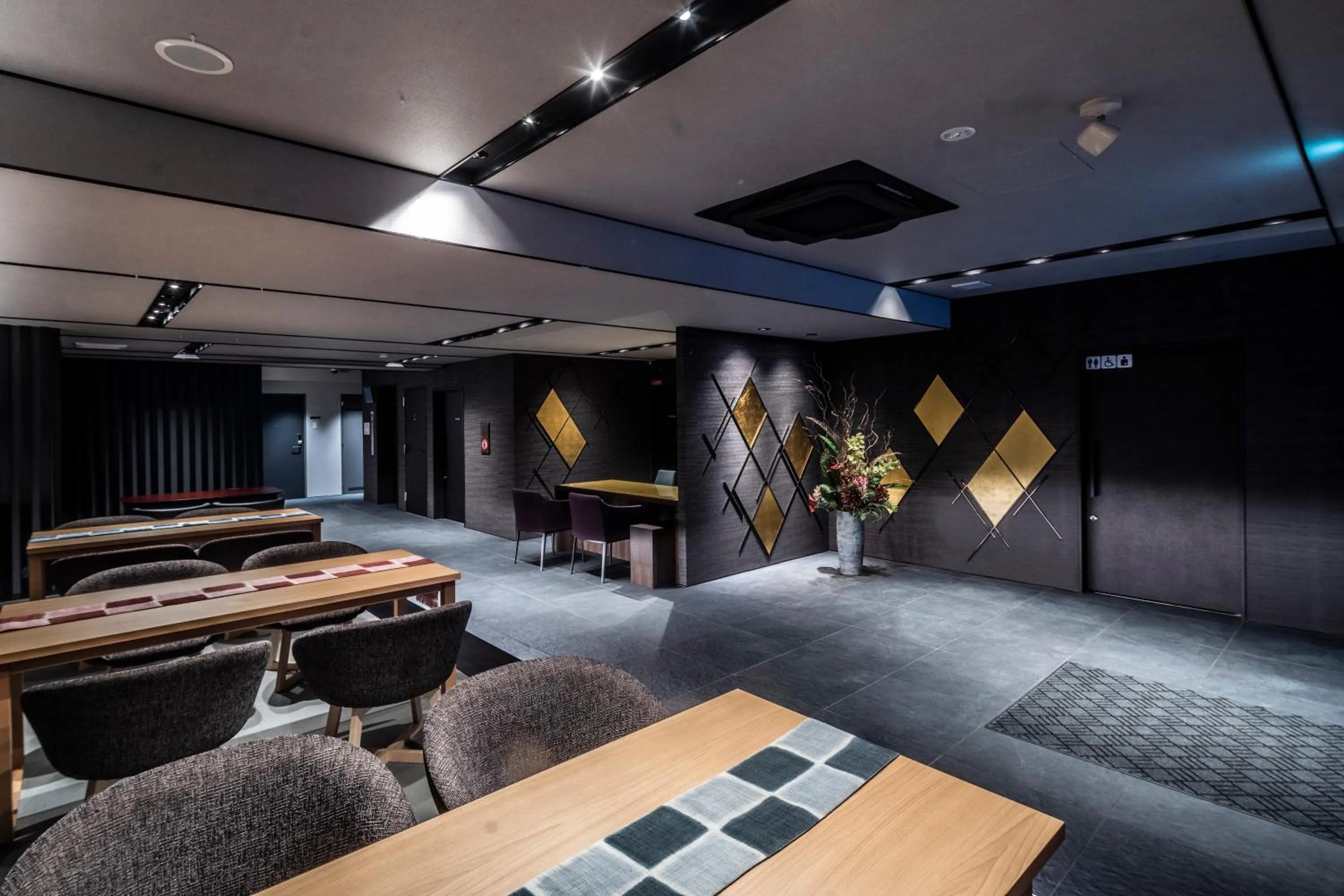 Lobby or reception in RESI STAY Mayu Grace Hotel