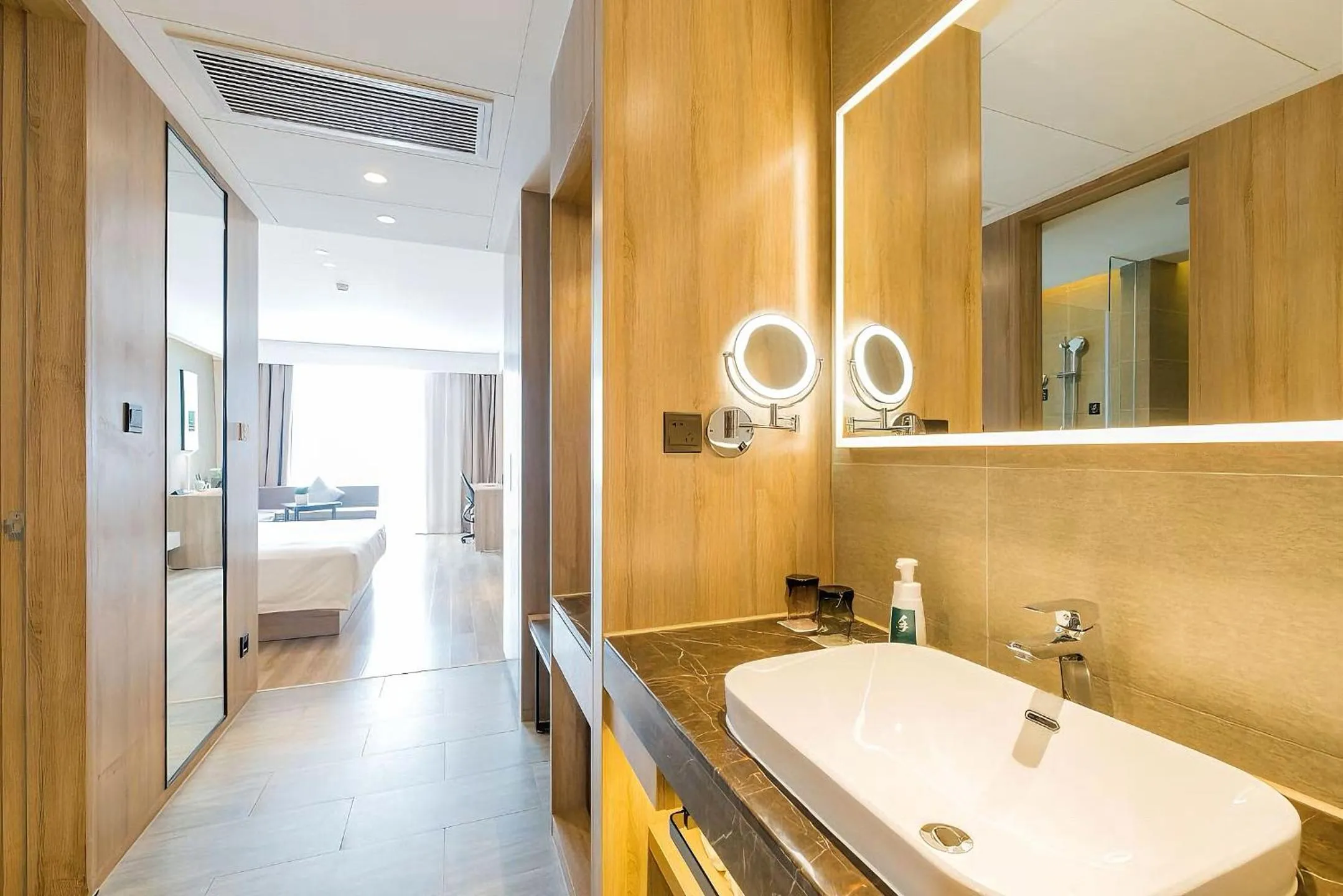 Shower in Atour Hotel Hangzhou Future Technology City Haichuang Park