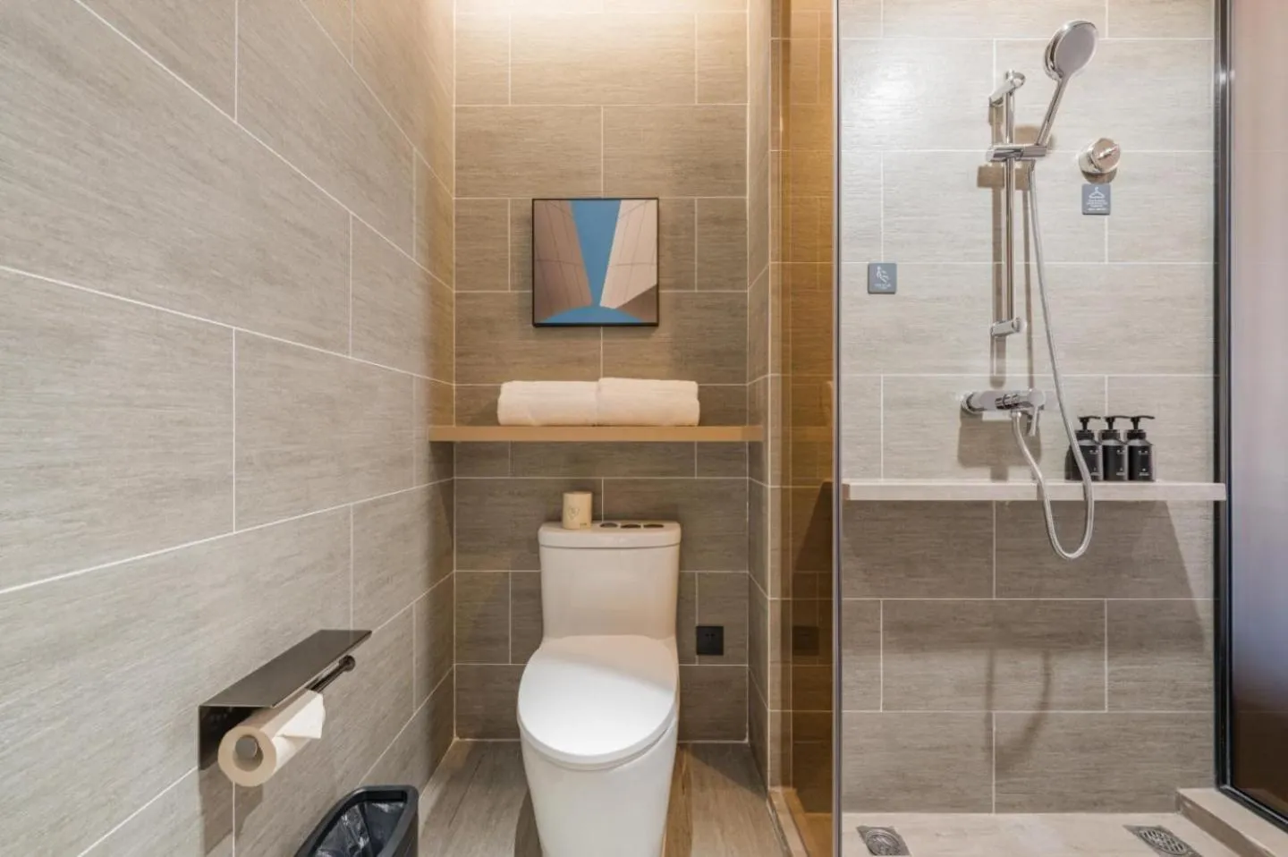 Bathroom in Atour Hotel Xiaoshan Airport Guali Branch