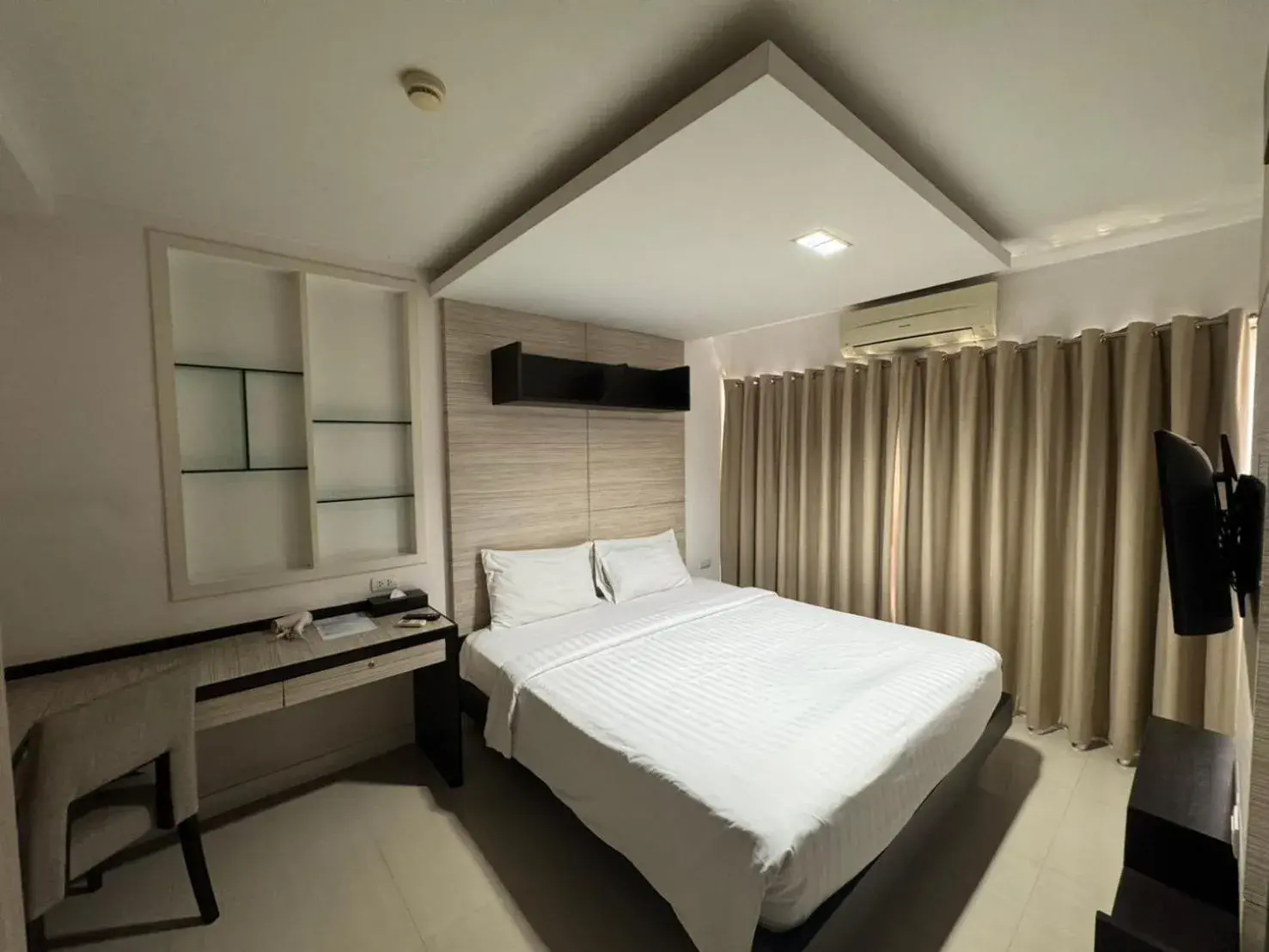 Bedroom, Bed in Palette Bella B All Suites Bangkok Hotel Bedroom, Bed in Palette Bella B All Suites Bangkok Hotel