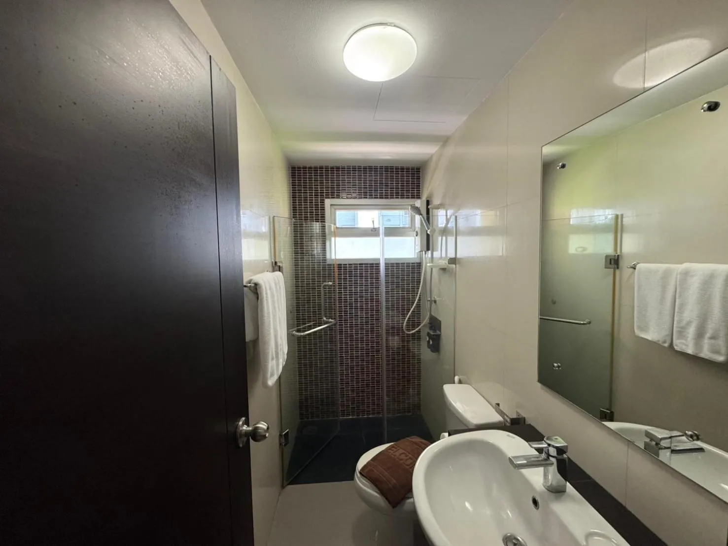 Bathroom in Palette Bella B All Suites Bangkok Hotel