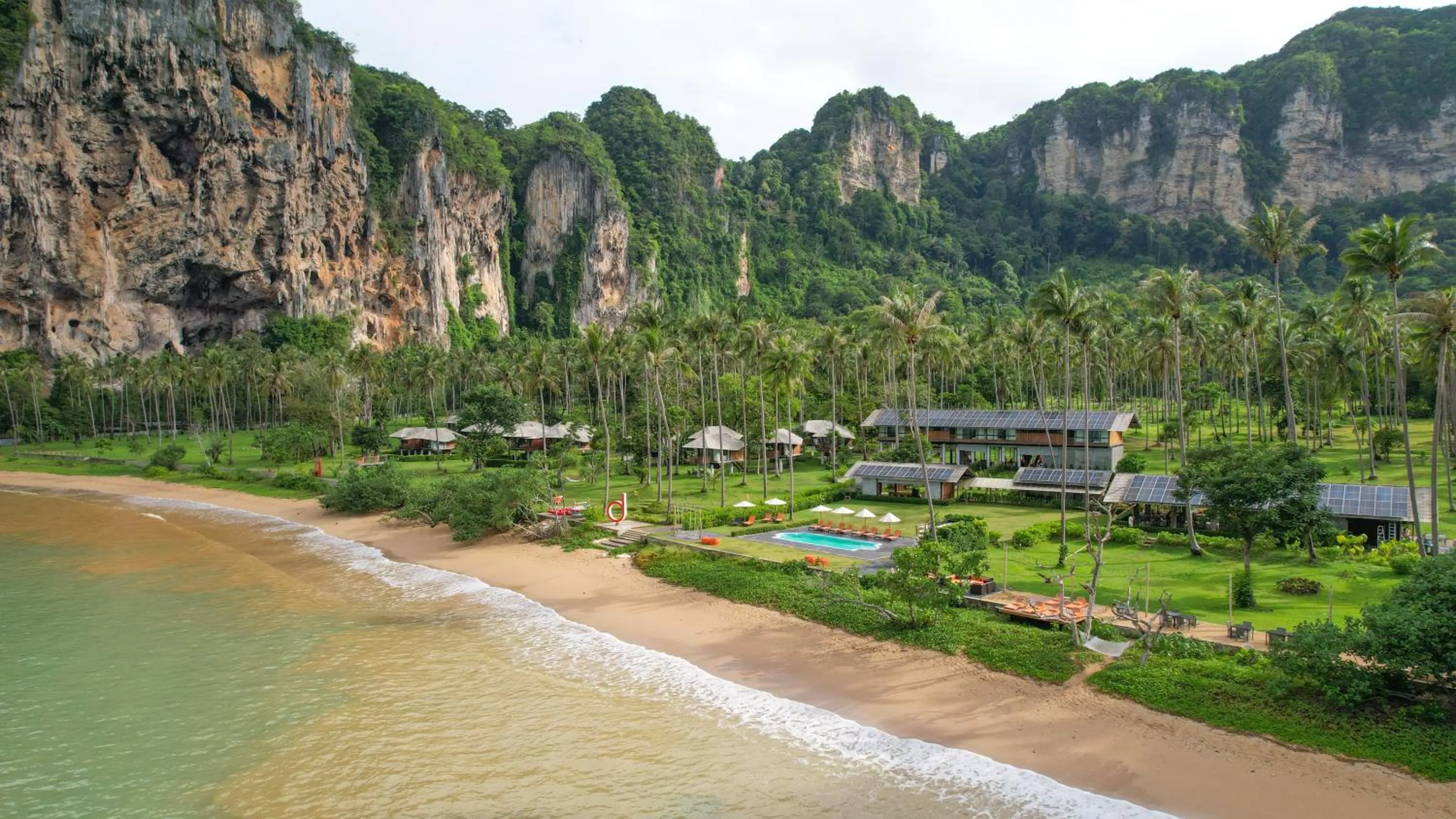 Property building in Tinidee Hideaway Tonsai Beach Krabi