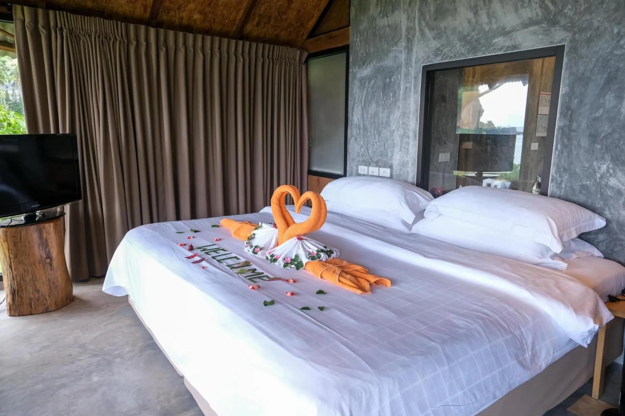 Bed in Tinidee Hideaway Tonsai Beach Krabi