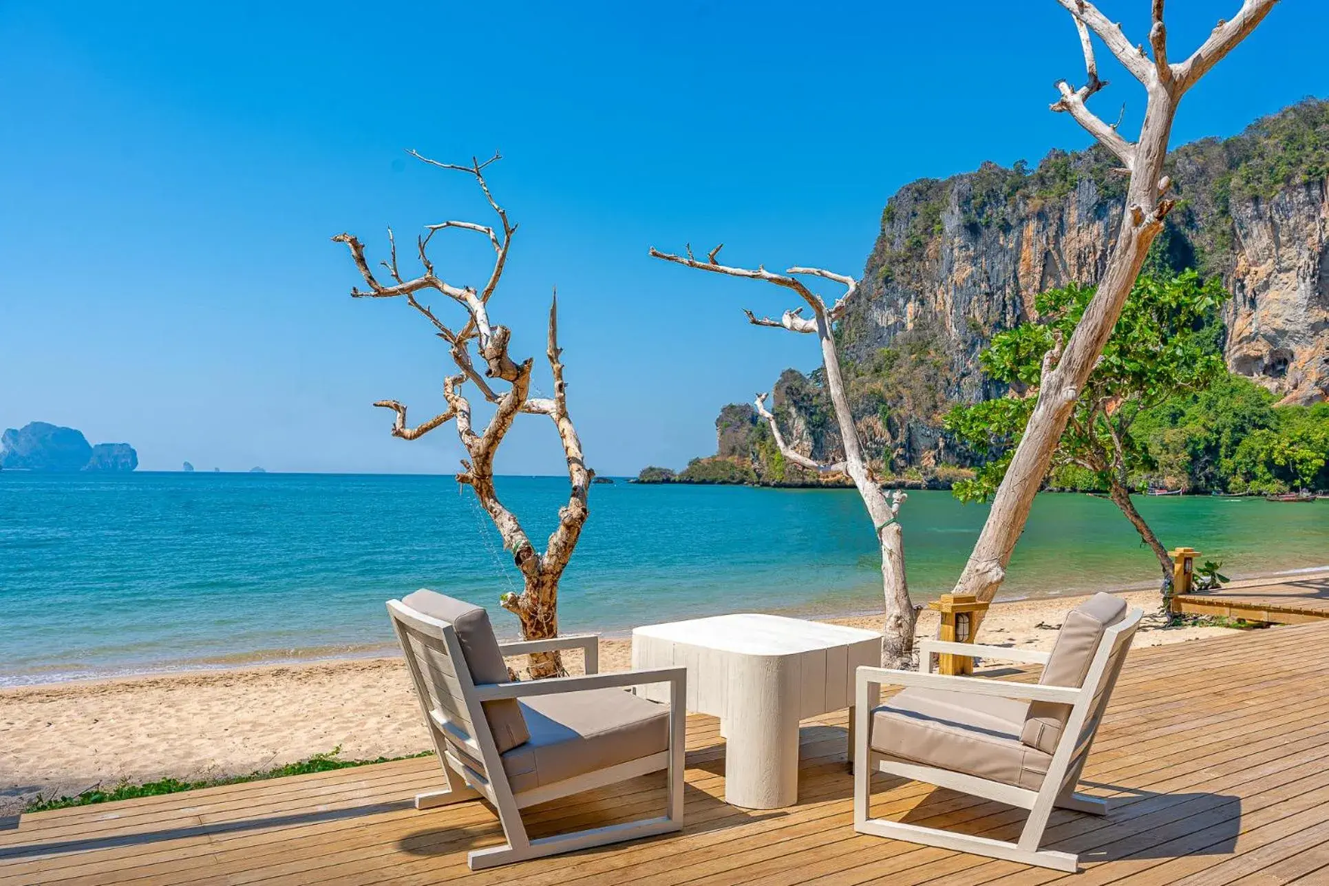 Property building in Tinidee Hideaway Tonsai Beach Krabi - SHA Extra Plus Property building in Tinidee Hideaway Tonsai Beach Krabi - SHA Extra Plus