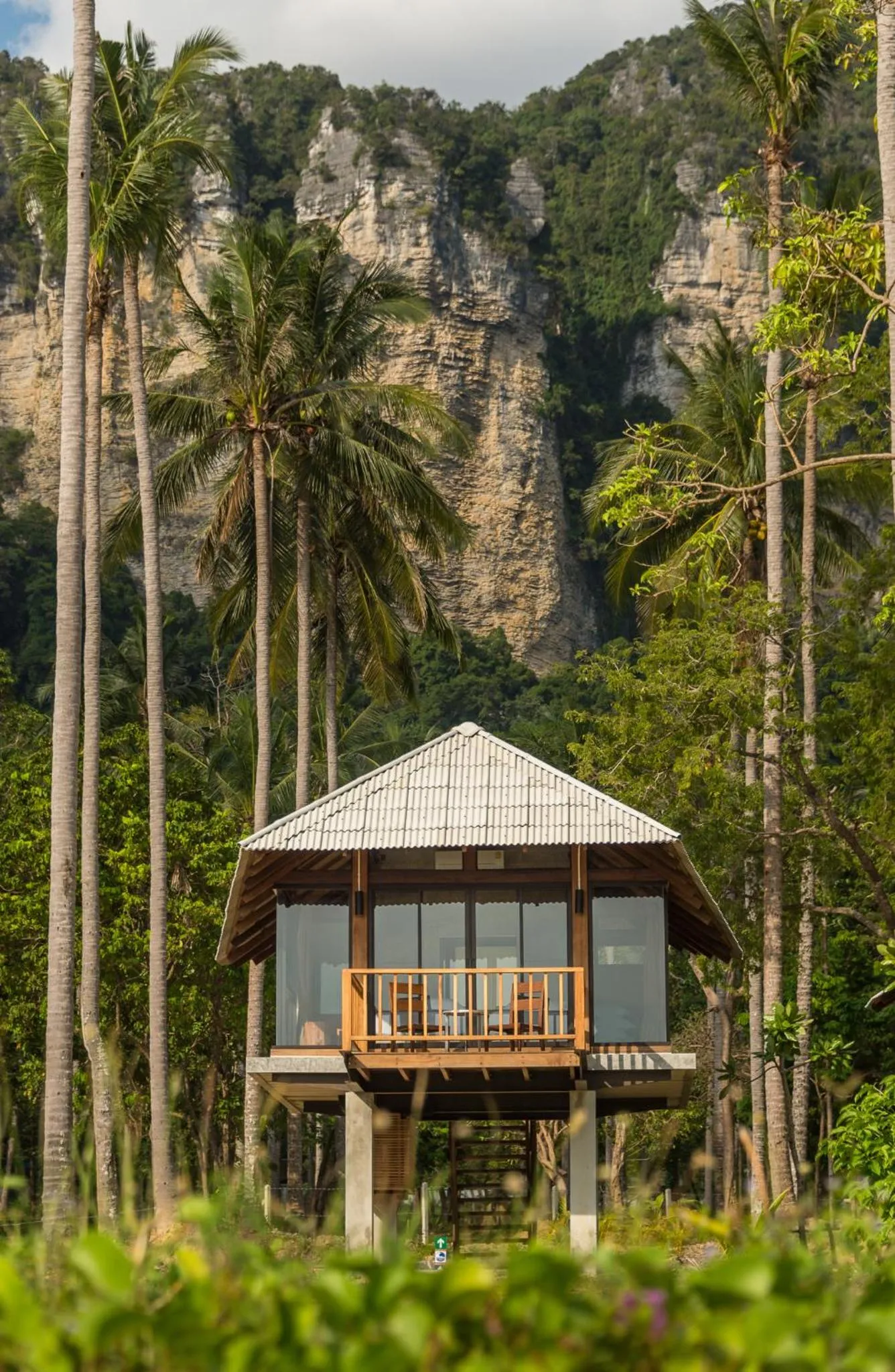 Property building in Tinidee Hideaway Tonsai Beach Krabi