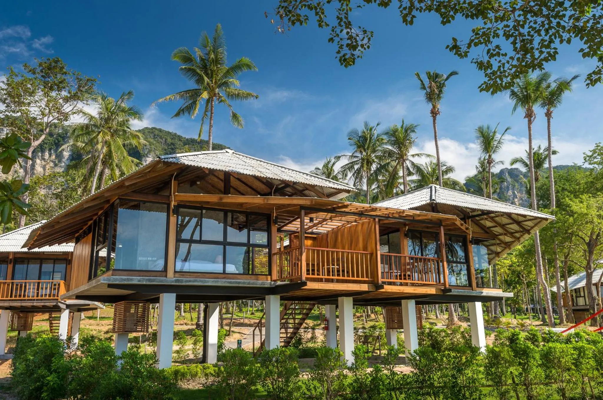 Property building in Tinidee Hideaway Tonsai Beach Krabi