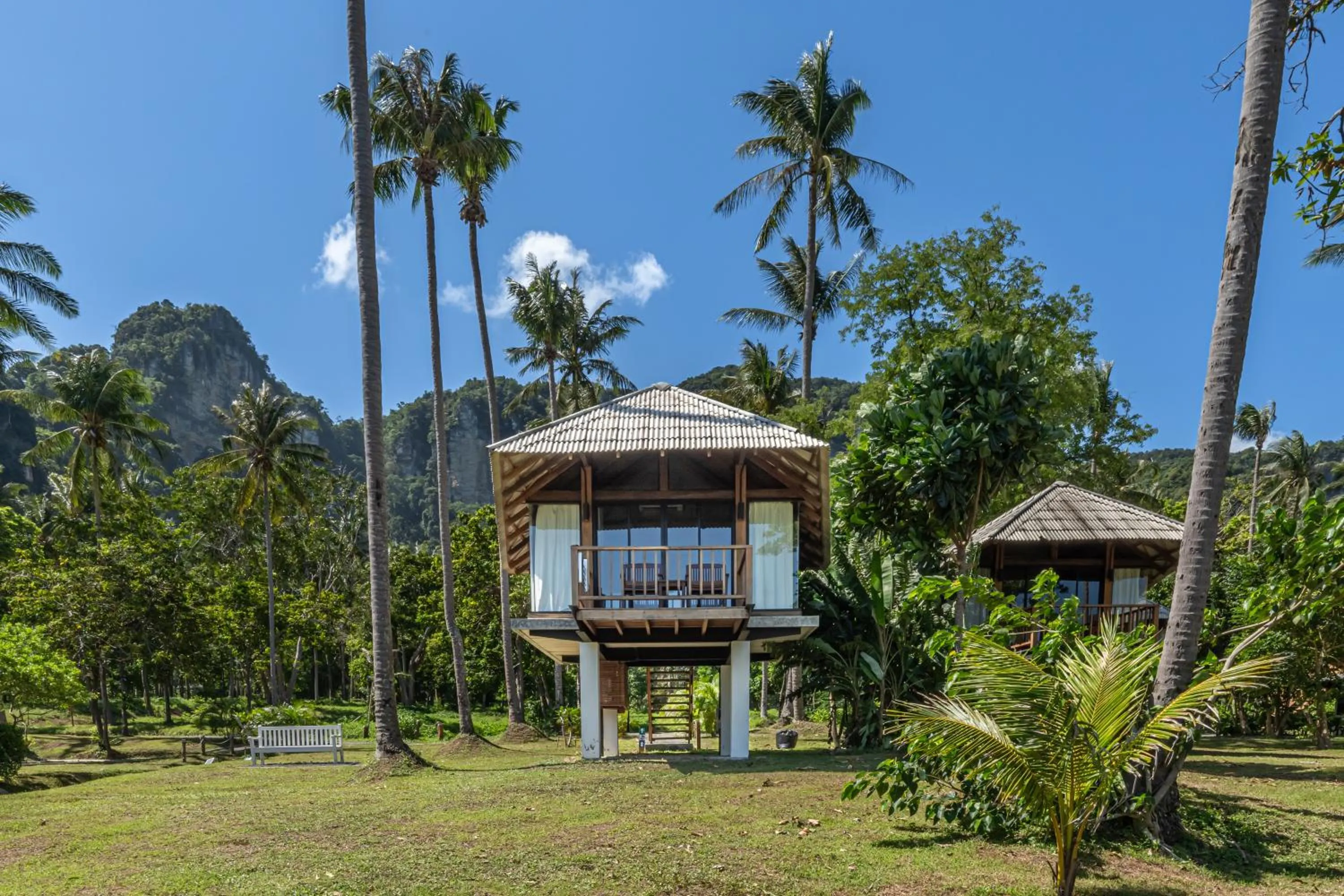 Property building in Tinidee Hideaway Tonsai Beach Krabi