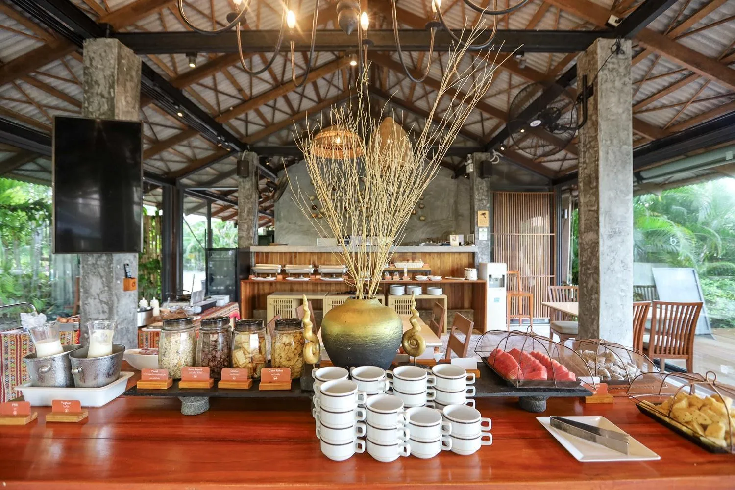 Breakfast in Tinidee Hideaway Tonsai Beach Krabi