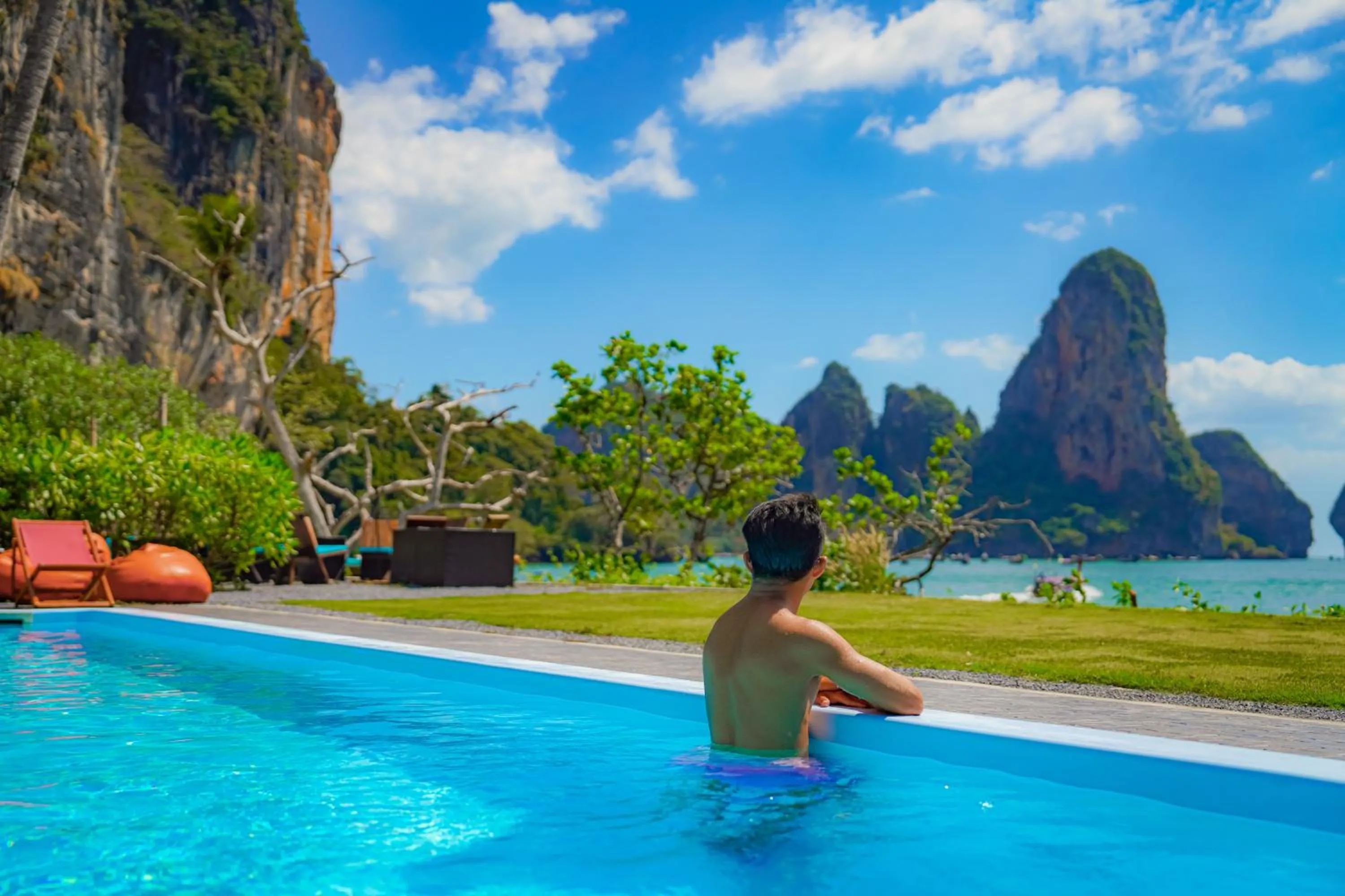 Nearby landmark in Tinidee Hideaway Tonsai Beach Krabi