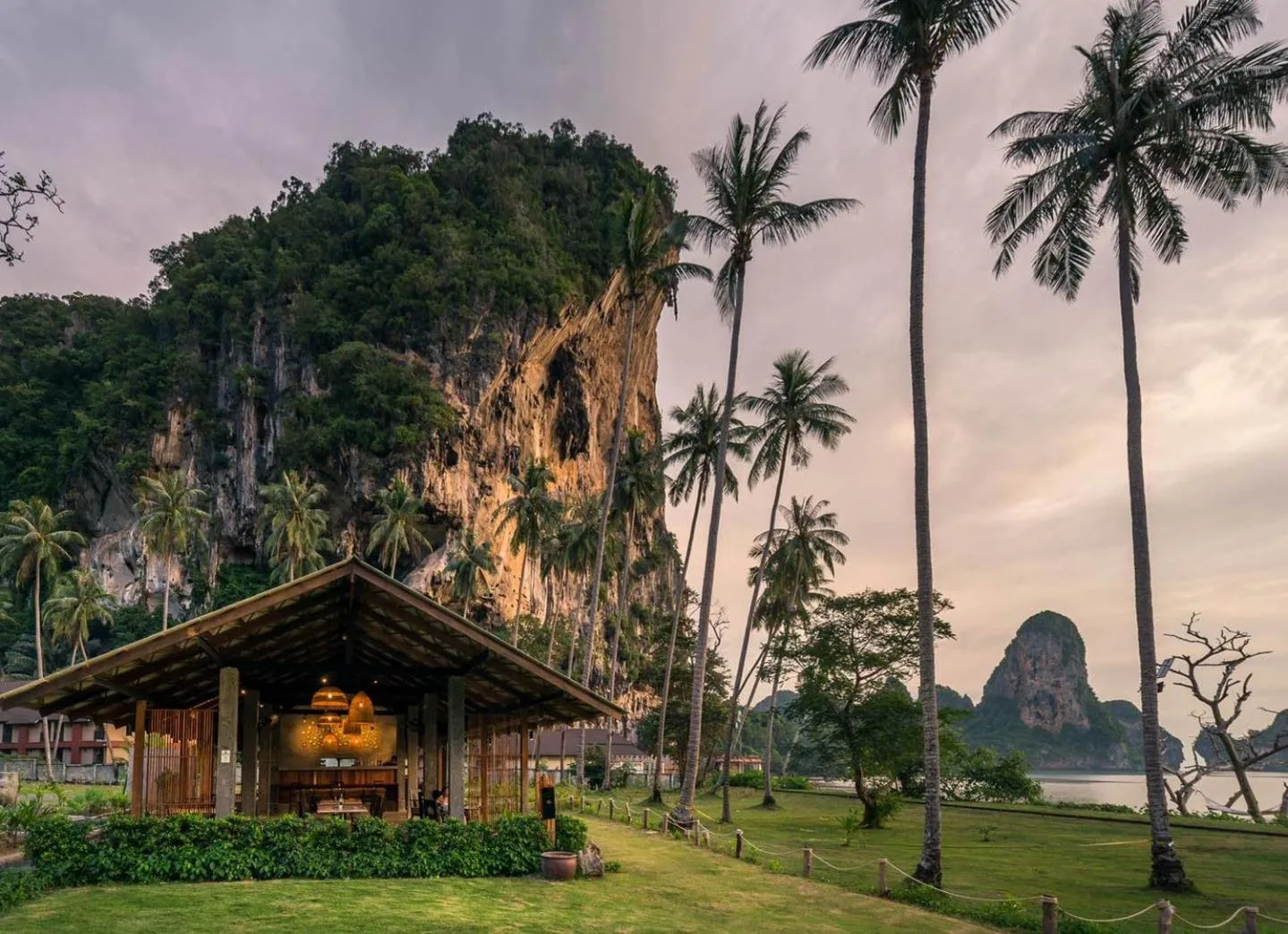 Restaurant/places to eat in Tinidee Hideaway Tonsai Beach Krabi
