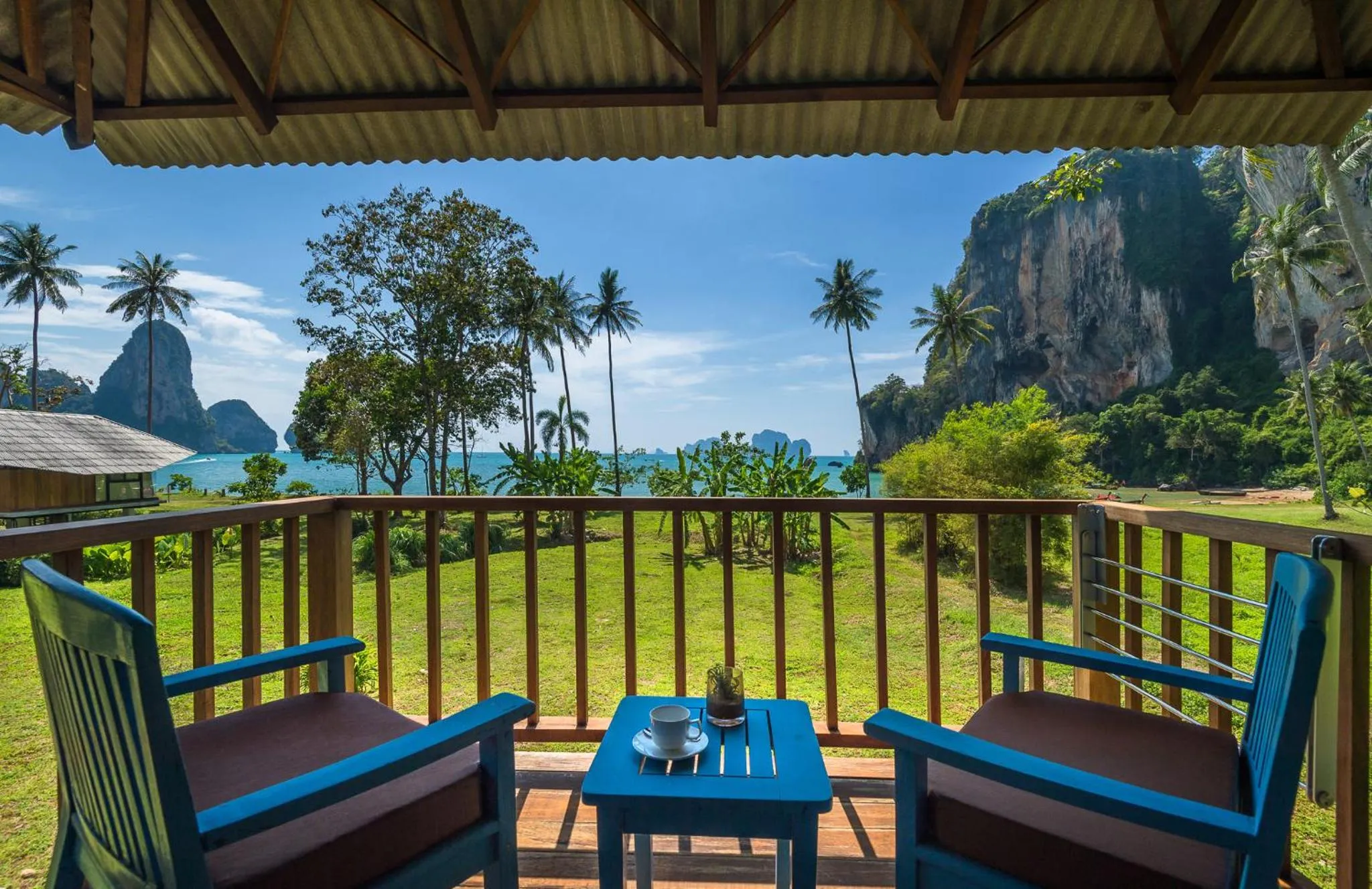 Patio in Tinidee Hideaway Tonsai Beach Krabi