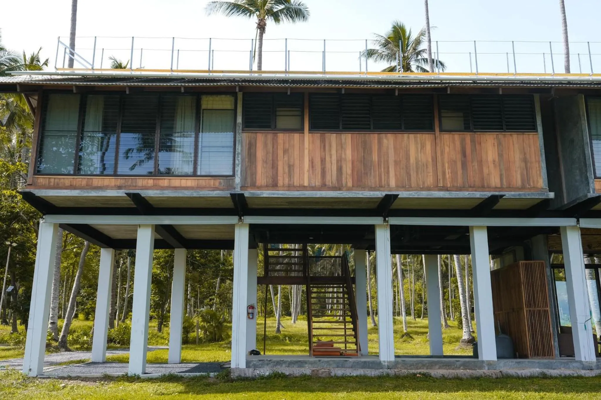 Property building in Tinidee Hideaway Tonsai Beach Krabi