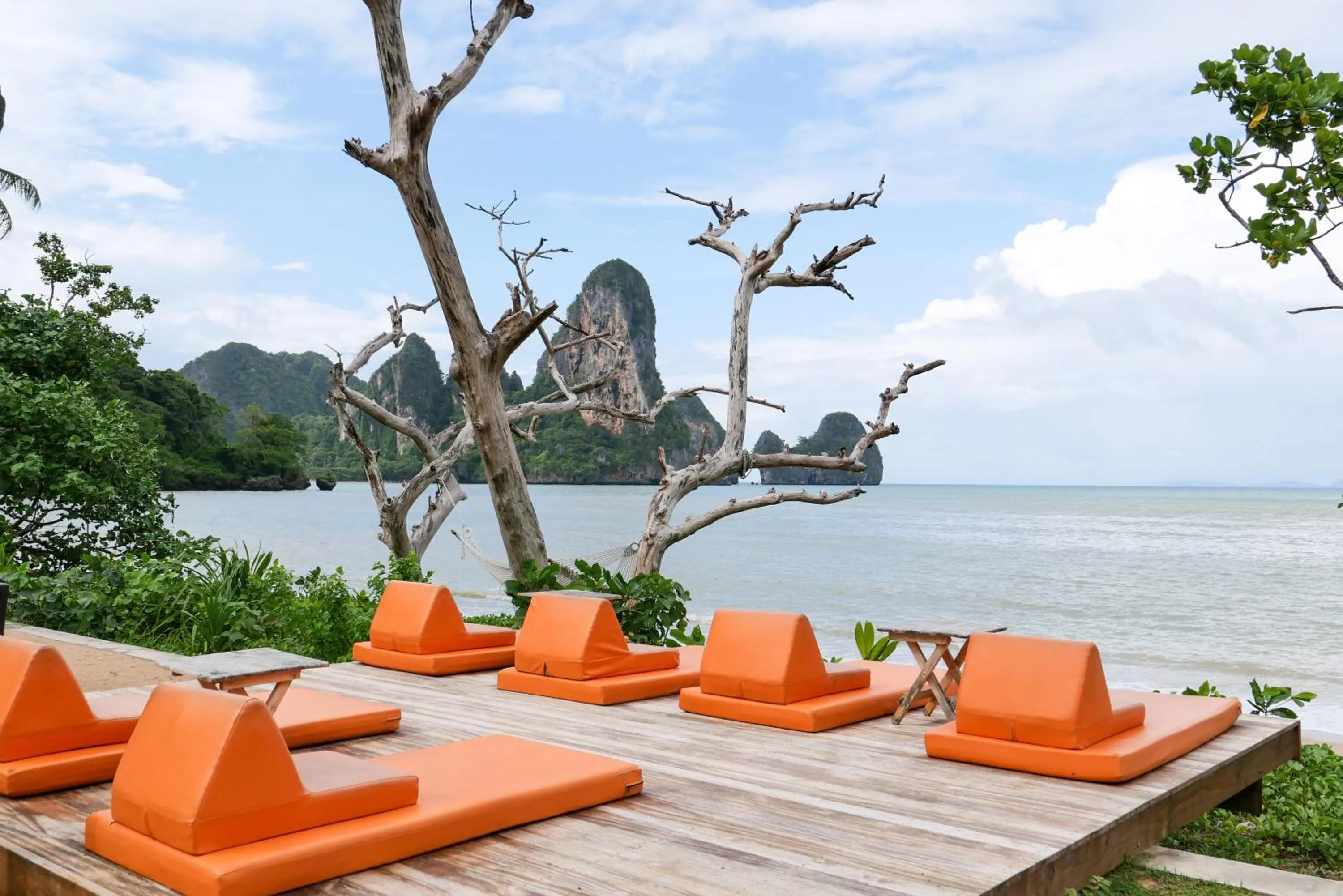 Nearby landmark in Tinidee Hideaway Tonsai Beach Krabi