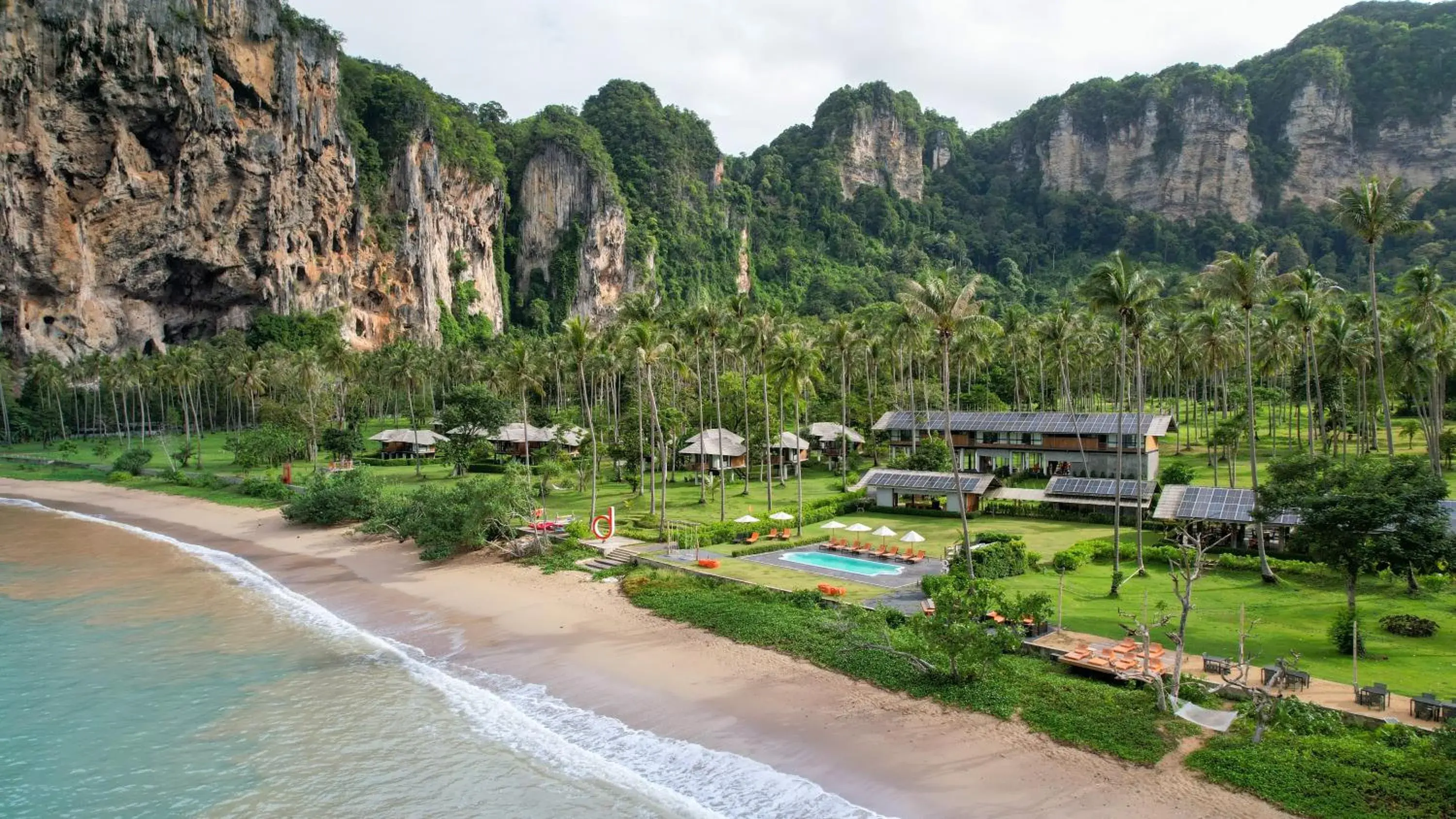 Property building in Tinidee Hideaway Tonsai Beach Krabi - SHA Extra Plus Property building in Tinidee Hideaway Tonsai Beach Krabi - SHA Extra Plus
