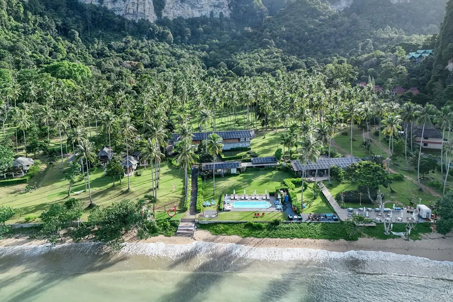 Property building in Tinidee Hideaway Tonsai Beach Krabi - SHA Extra Plus Property building in Tinidee Hideaway Tonsai Beach Krabi - SHA Extra Plus