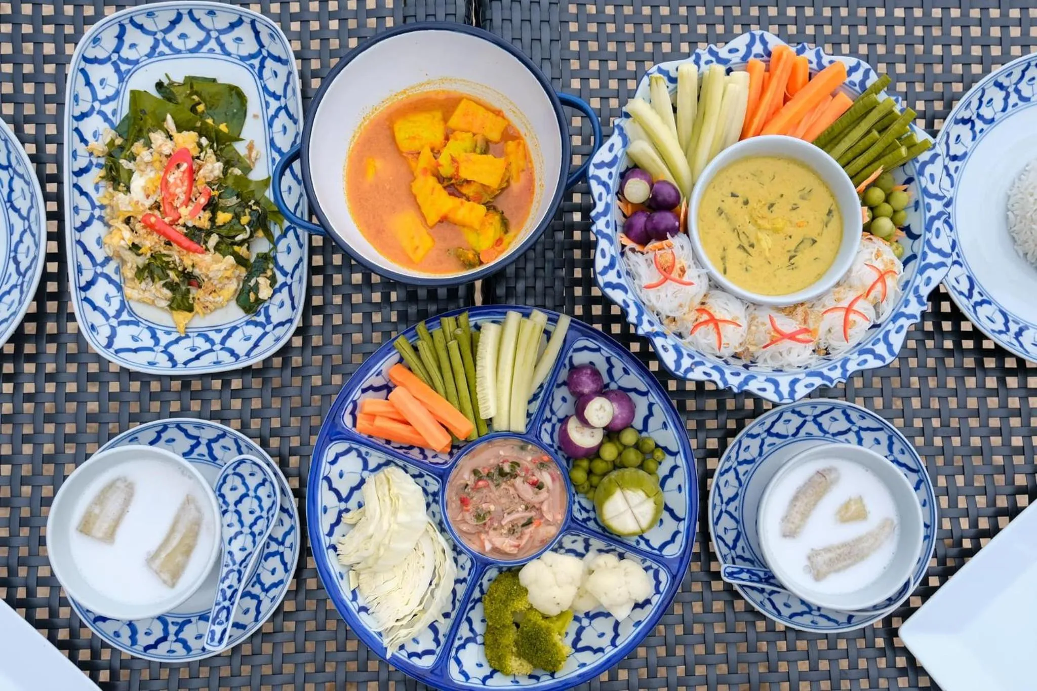 Food and drinks in Tinidee Hideaway Tonsai Beach Krabi