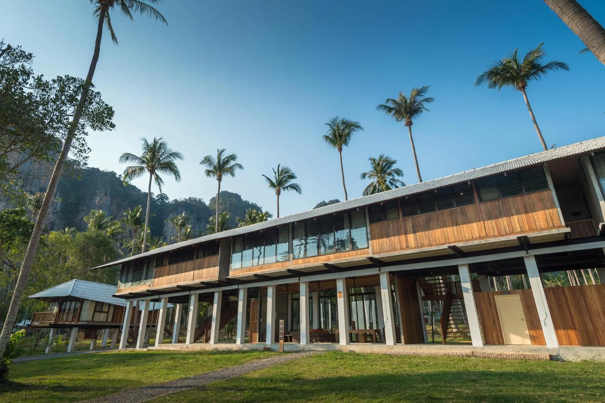 Property building in Tinidee Hideaway Tonsai Beach Krabi