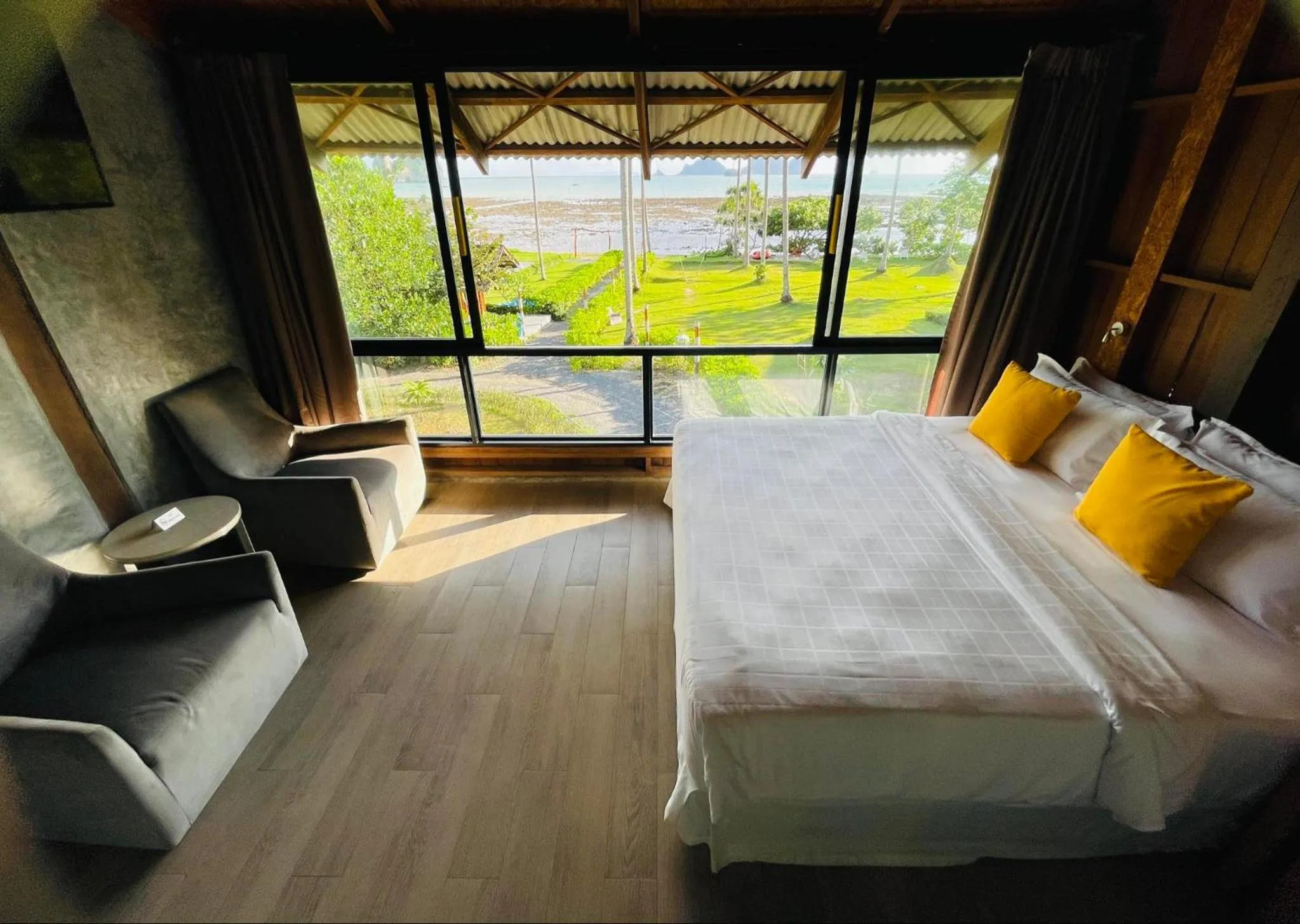 Property building, Bed in Tinidee Hideaway Tonsai Beach Krabi