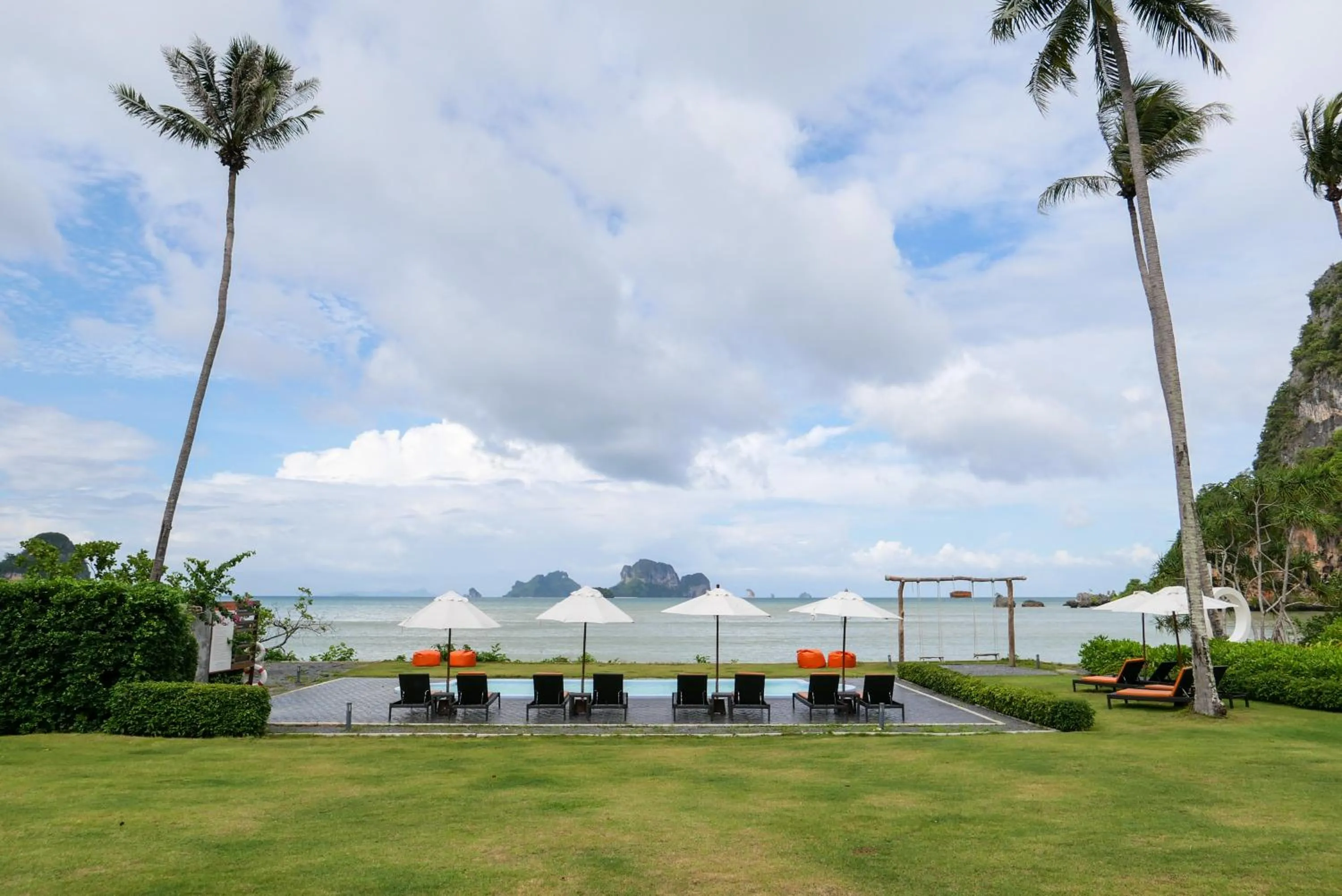 Nearby landmark in Tinidee Hideaway Tonsai Beach Krabi