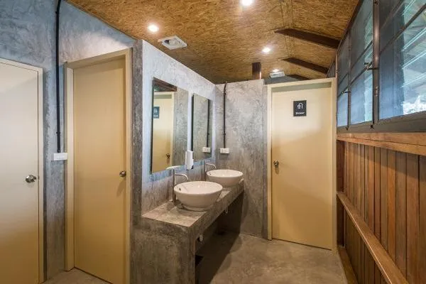 Shower in Tinidee Hideaway Tonsai Beach Krabi