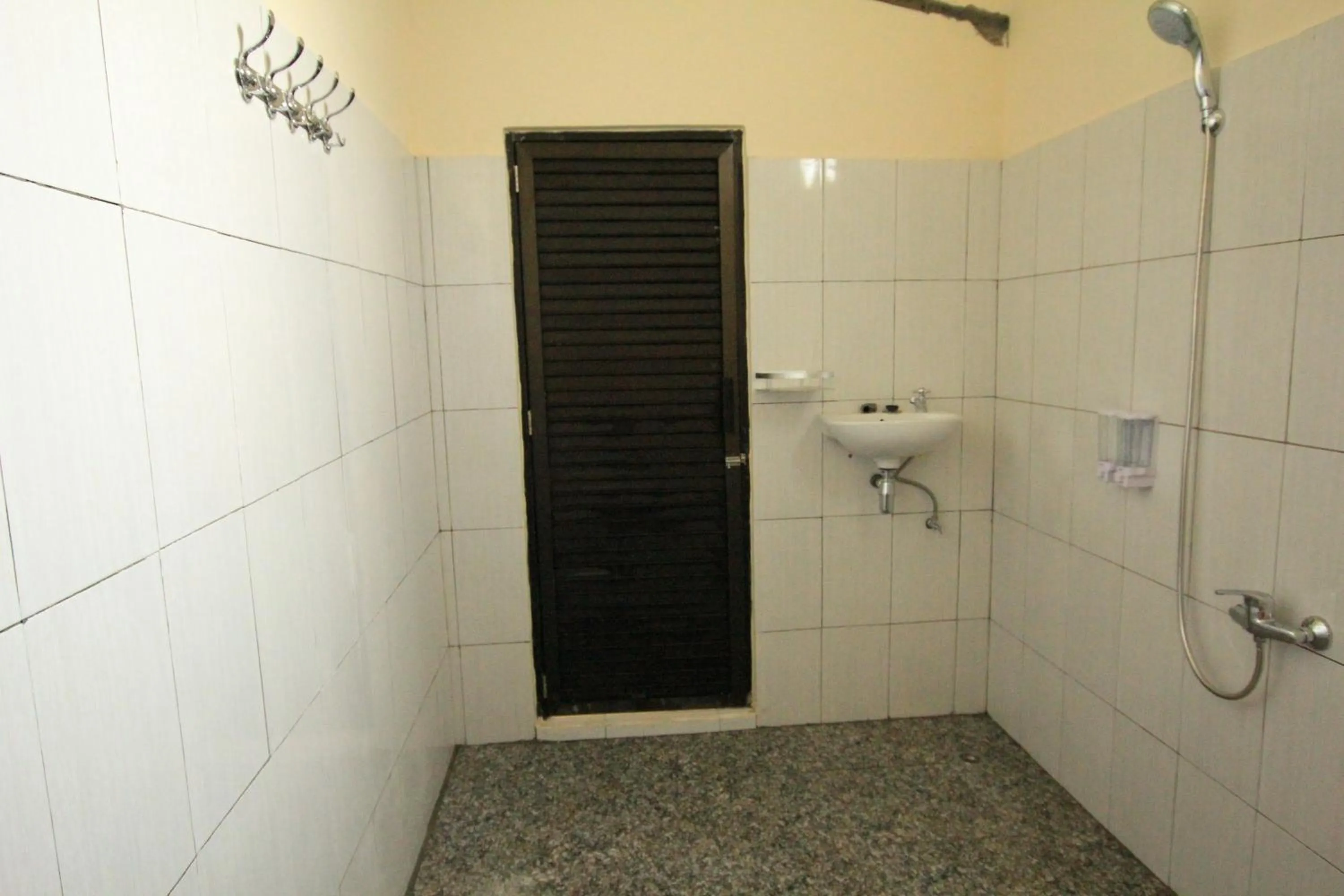 Shower in Ayuna Family Ubud