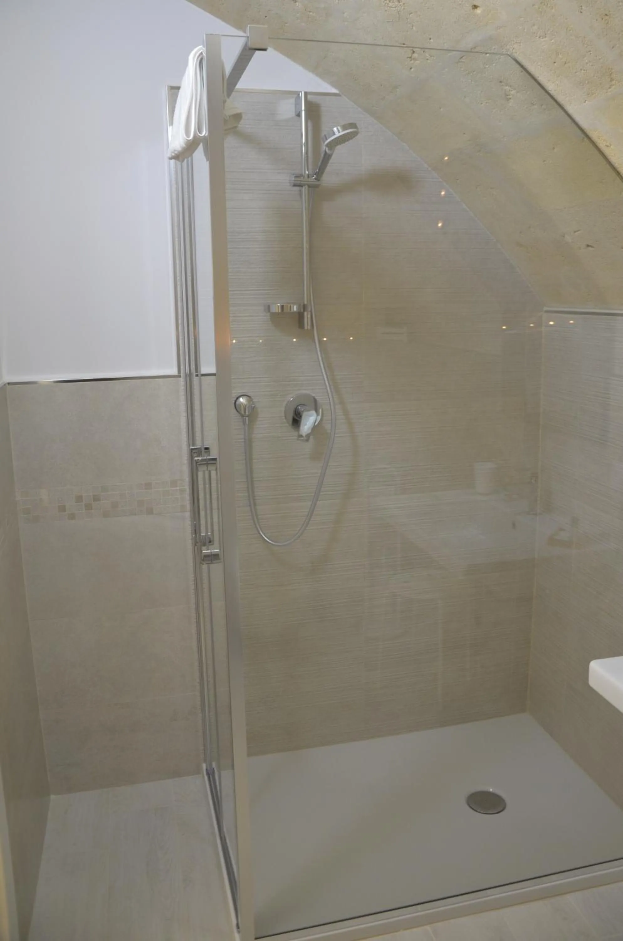 Shower in In & Out Matera