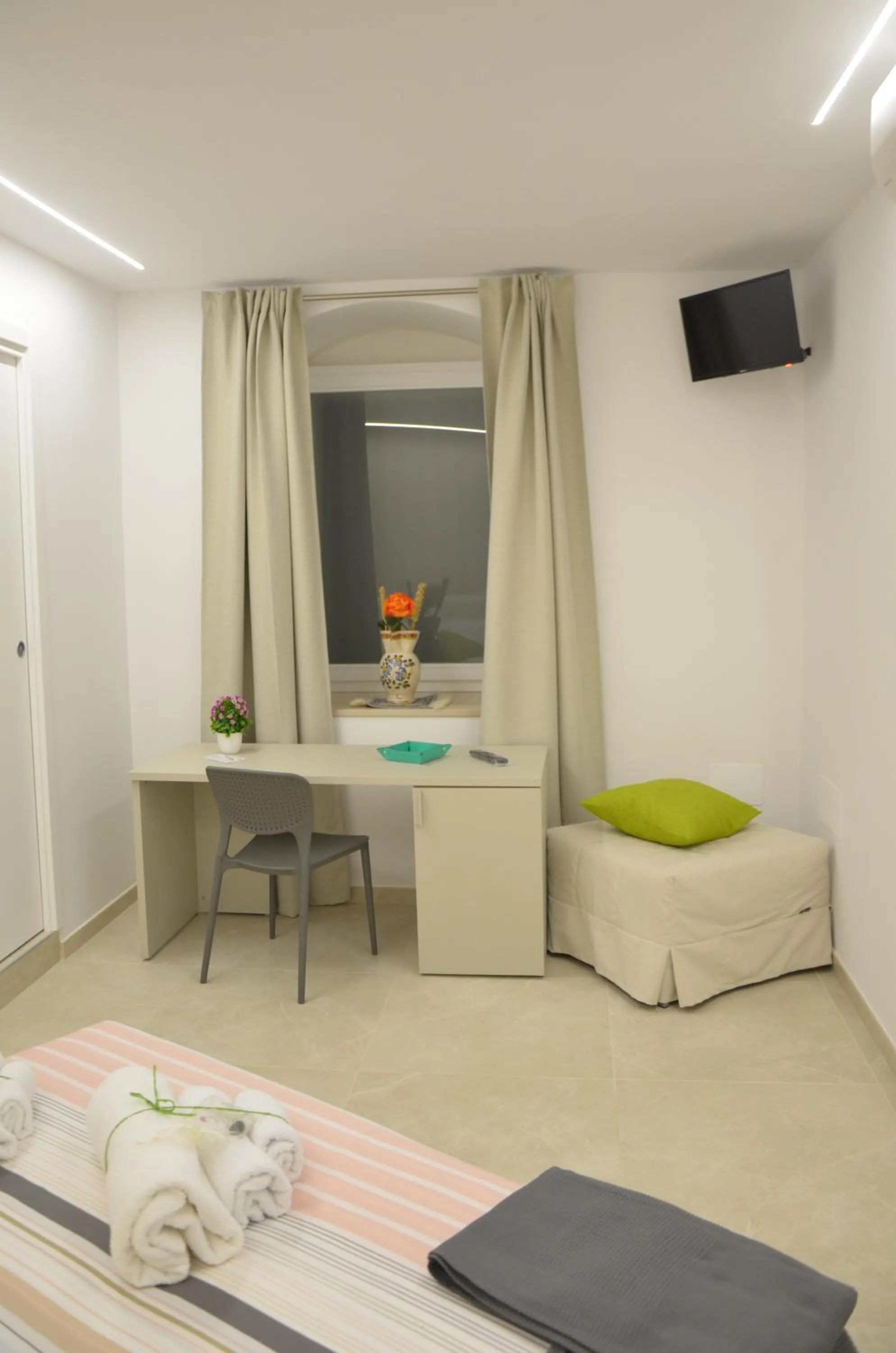 TV and multimedia in In & Out Matera